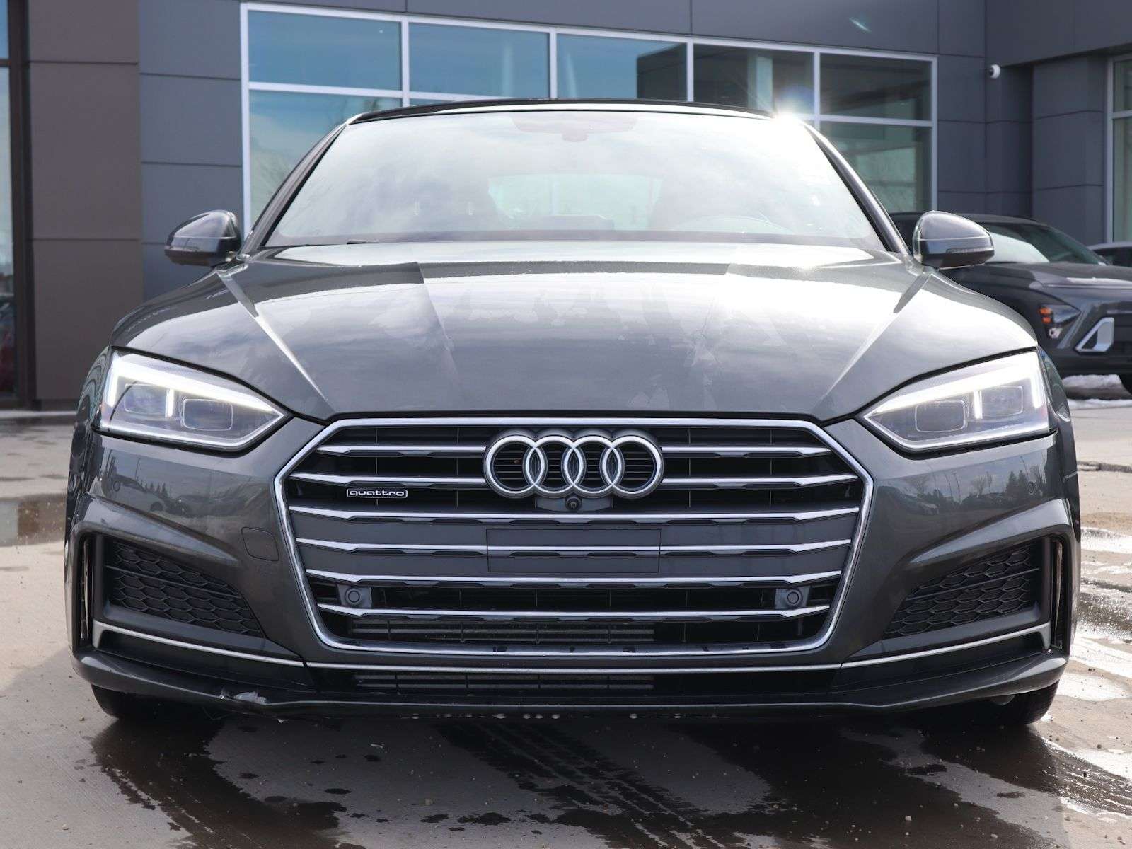 2018 Audi A5 2.0/AWD/LEAHTER/SUNROOF/HEATEDSEATS/BACKUPCAMERA alt 2