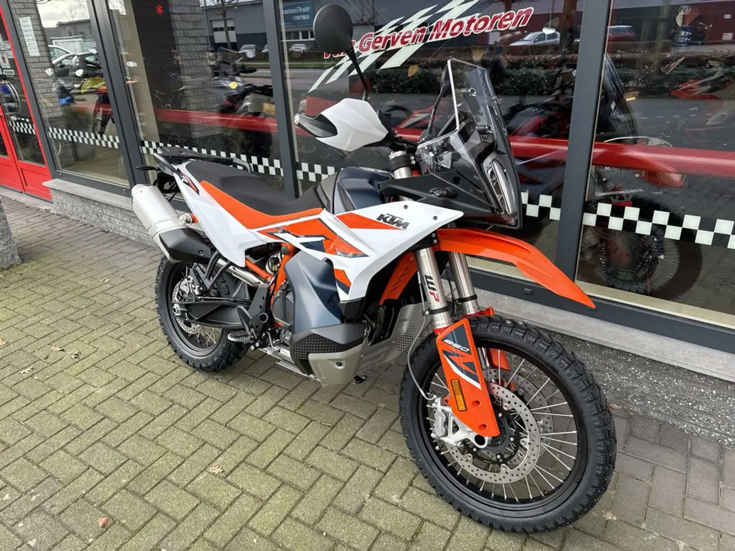 KTM 890 Adventure R - 2