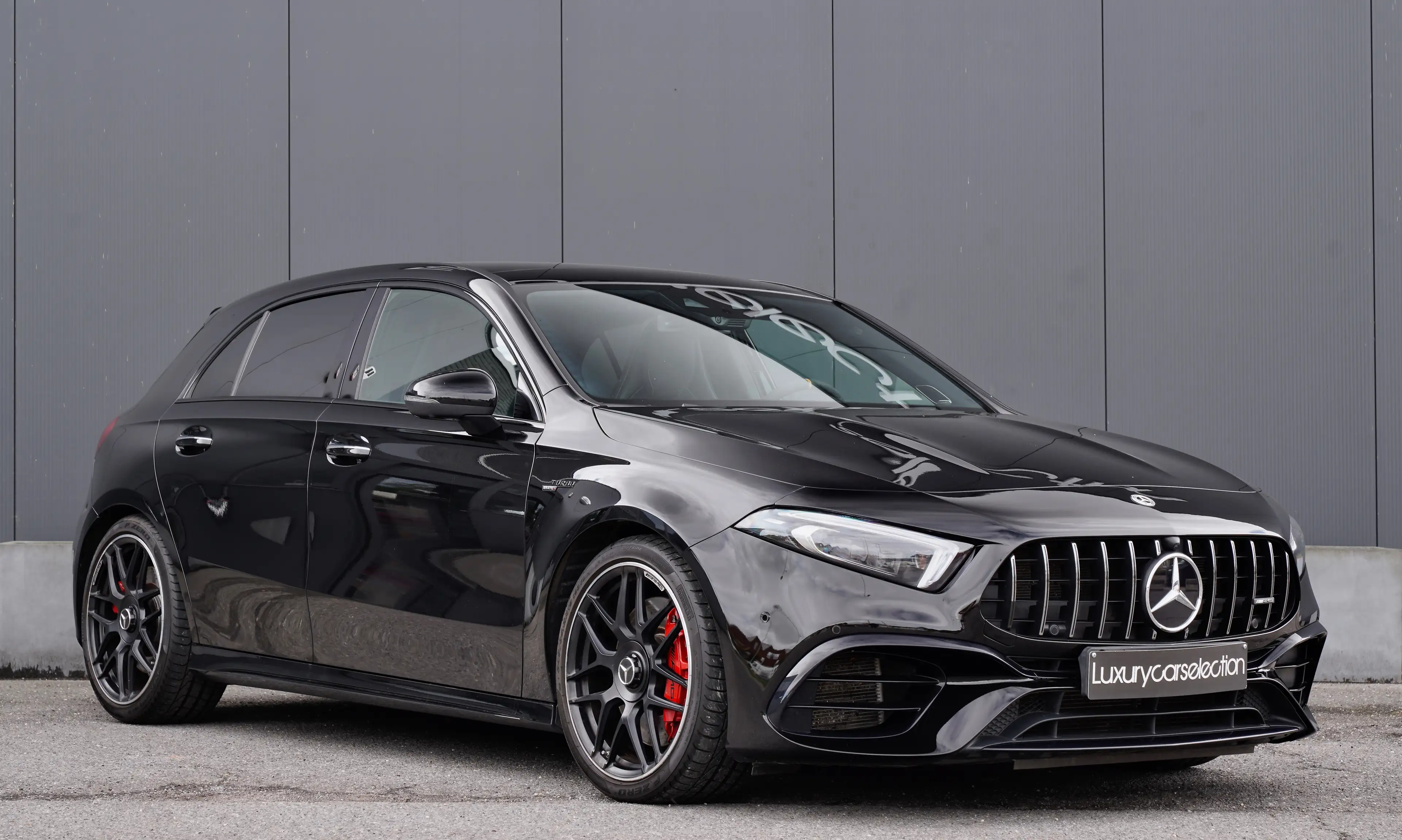 Mercedes-Benz A 45 AMG S 4-Matic+ *PERFORMANCE/MULTIBEAM LED/PANO/360°/FULL* — photo 3