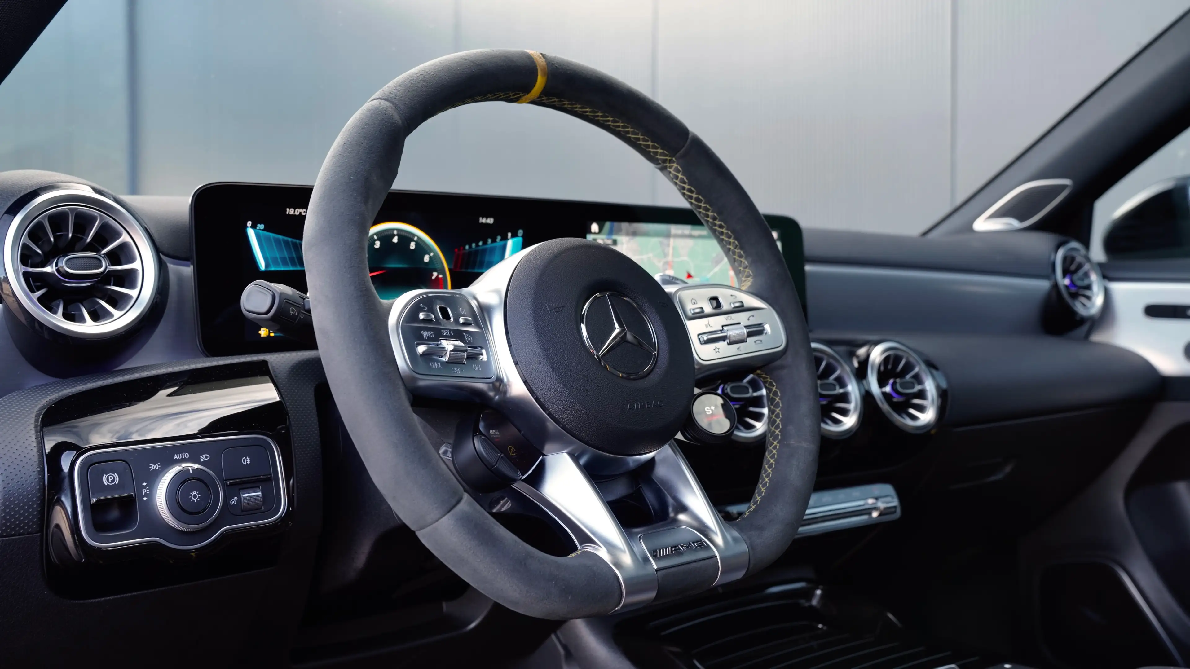 Mercedes-Benz A 45 AMG S 4-Matic+ *PERFORMANCE/MULTIBEAM LED/PANO/360°/FULL* — photo 13