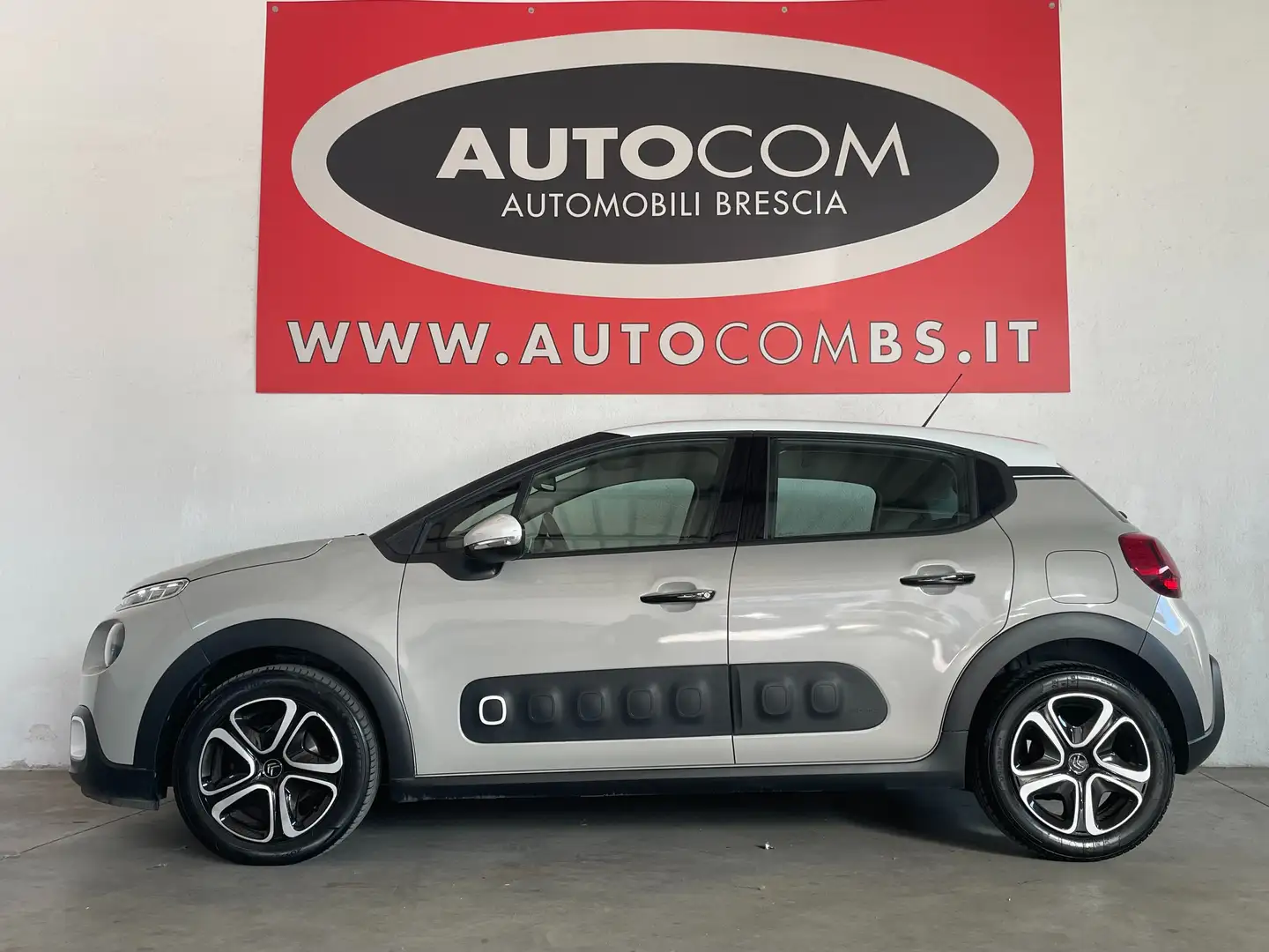 Citroen C3 III 2017 1.2 puretech Shine start@stop Grigio - 1