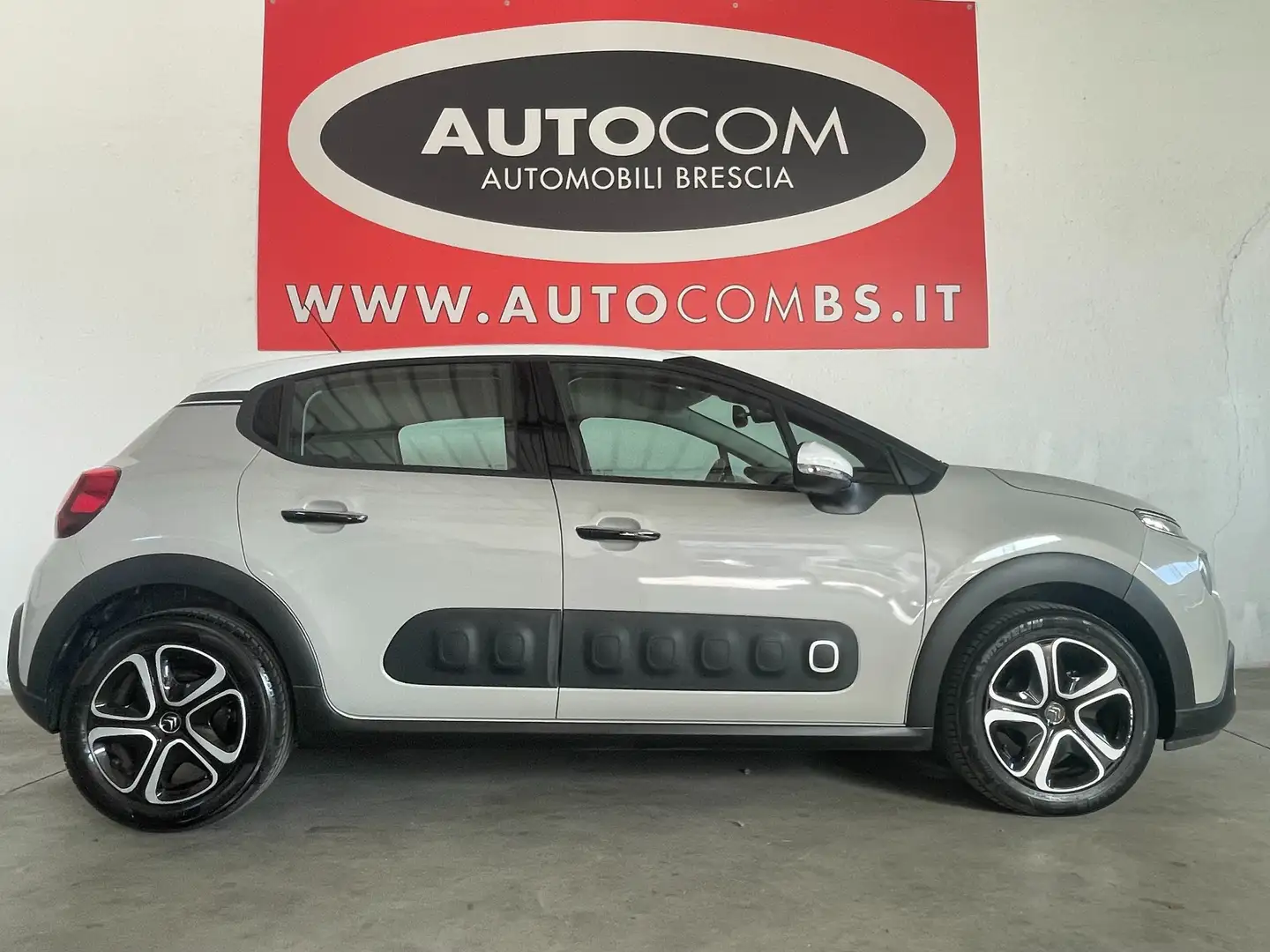 Citroen C3 III 2017 1.2 puretech Shine start@stop Grigio - 2