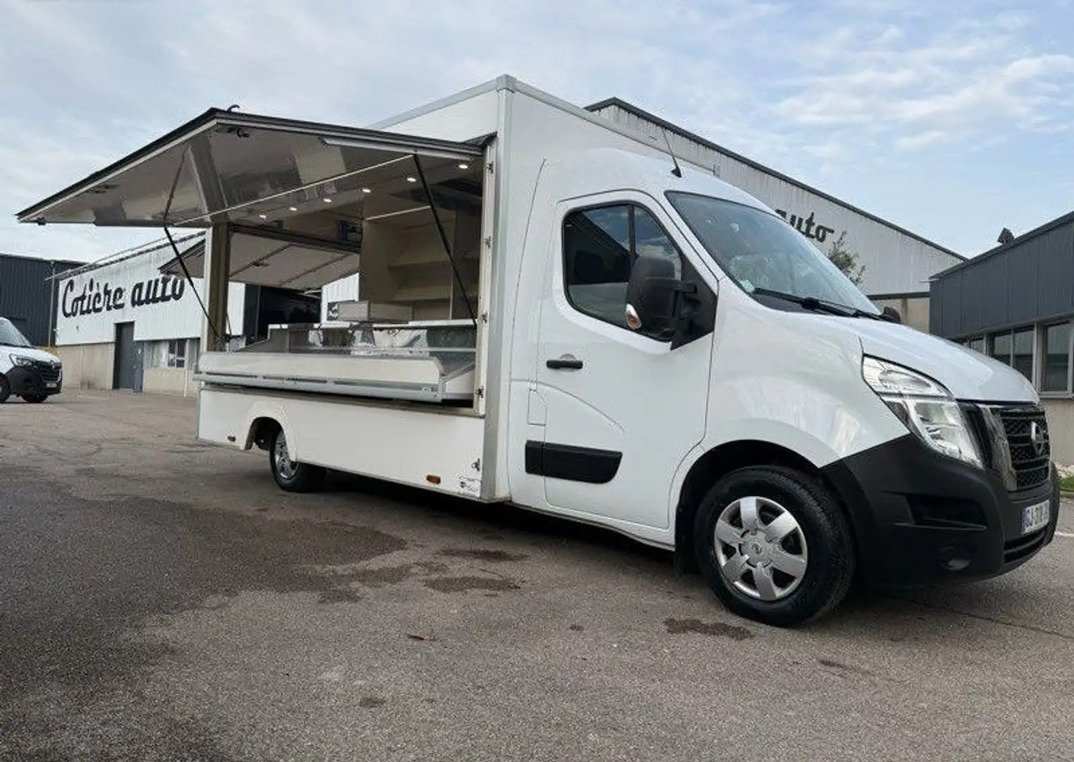 Nissan Interstar 34990ht 623.45HT sur 59 mois camion magasin Vasp primeur état neuf - 1