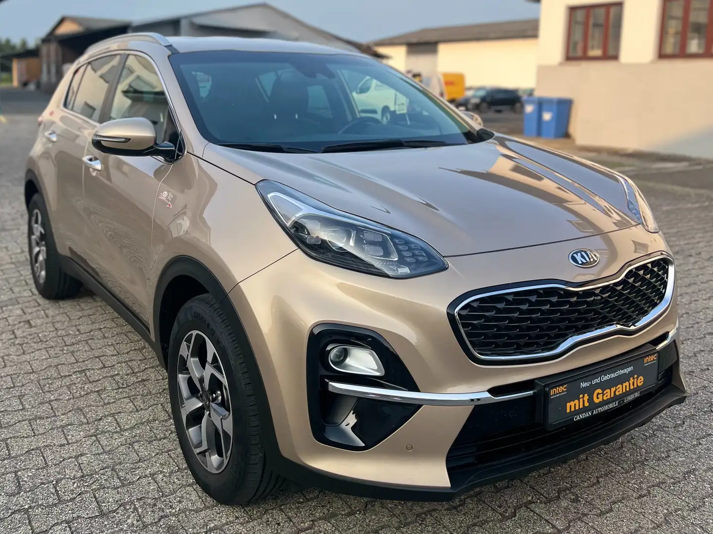 Kia Sportage Spirit 2WD*TOP AUSSTATTUNG*360*JBL Grau - 2