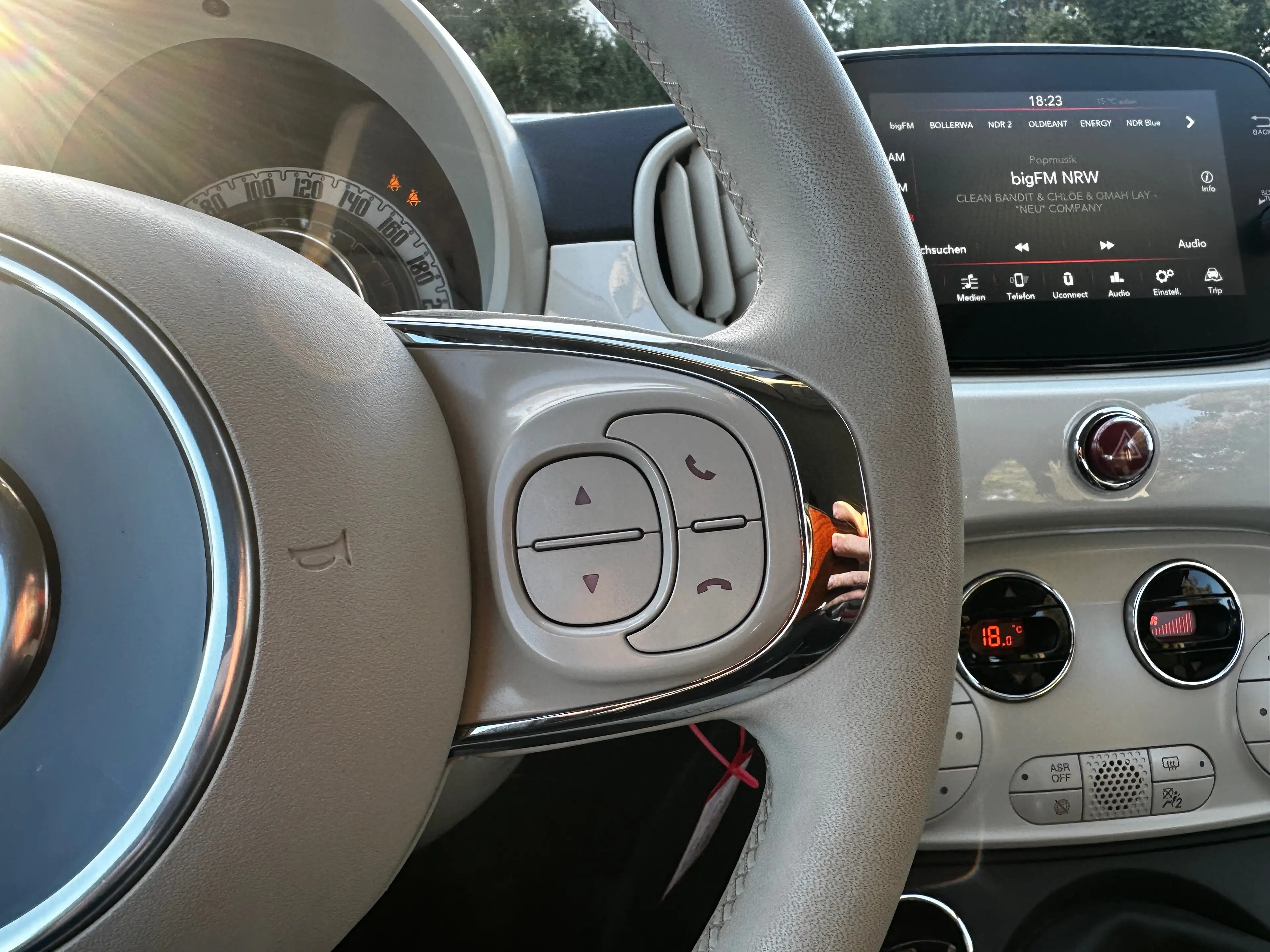 Fiat 500C 1.0 MildHybrid Dolcevita CarPlay/Pcd/Temp/Klimaautomatik — photo 19