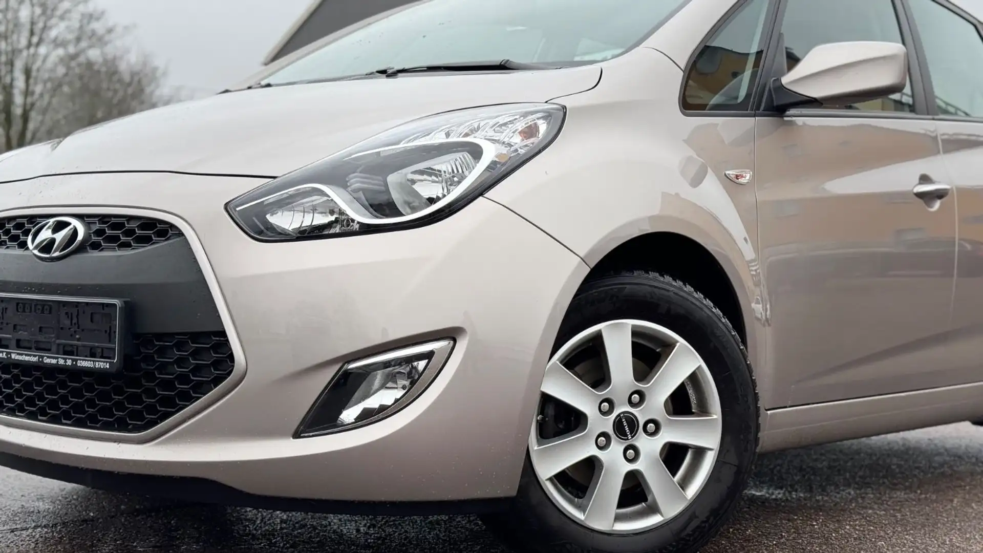 Hyundai iX20 1.6 blue YES! Plus NAVI*KAMERA*SHZ*PDC* Beige - 2