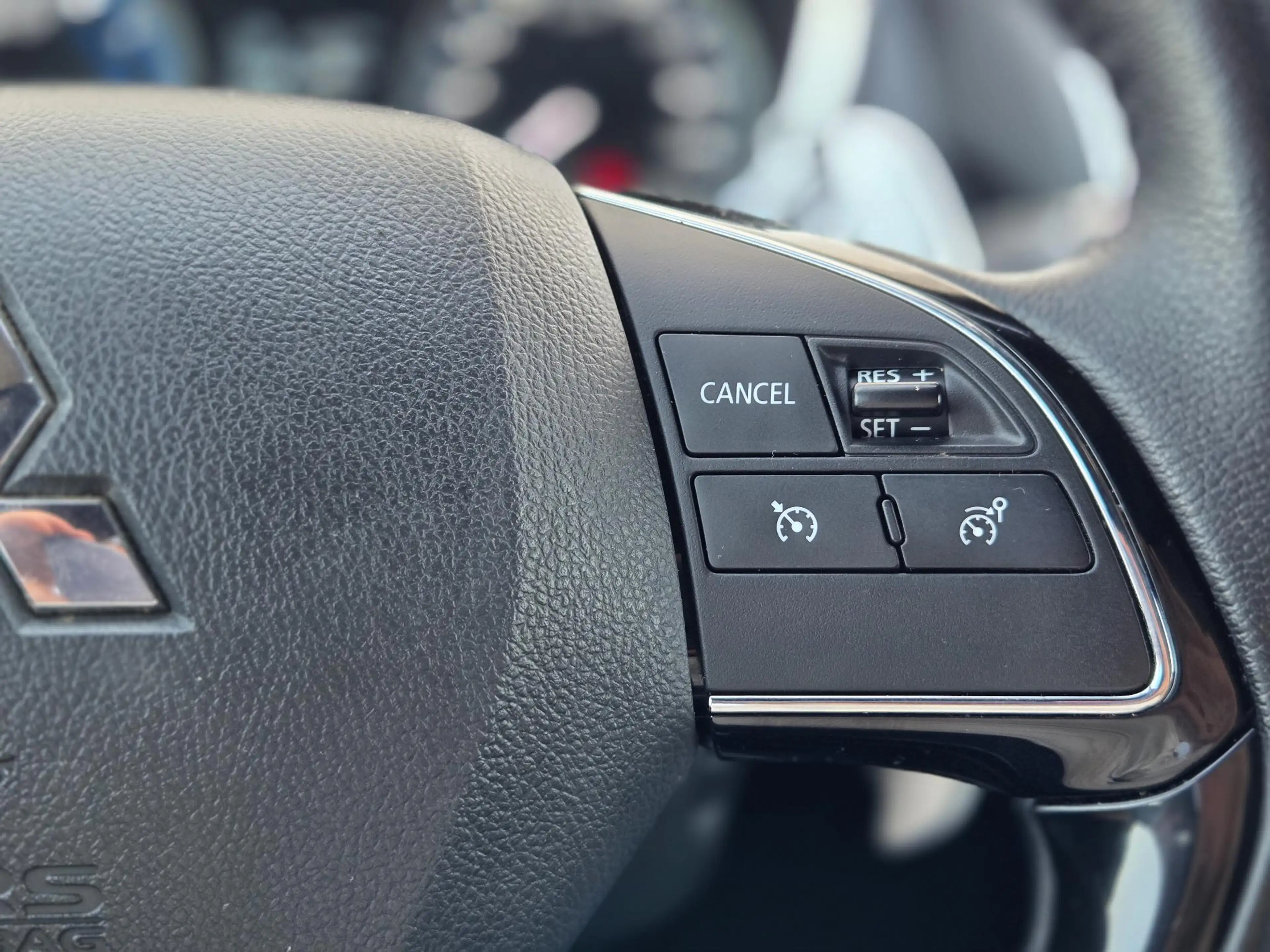 Mitsubishi Eclipse Cross 2.4 PHEV Instyle / Camera / Navi / Trekhaak 1500 k — photo 27