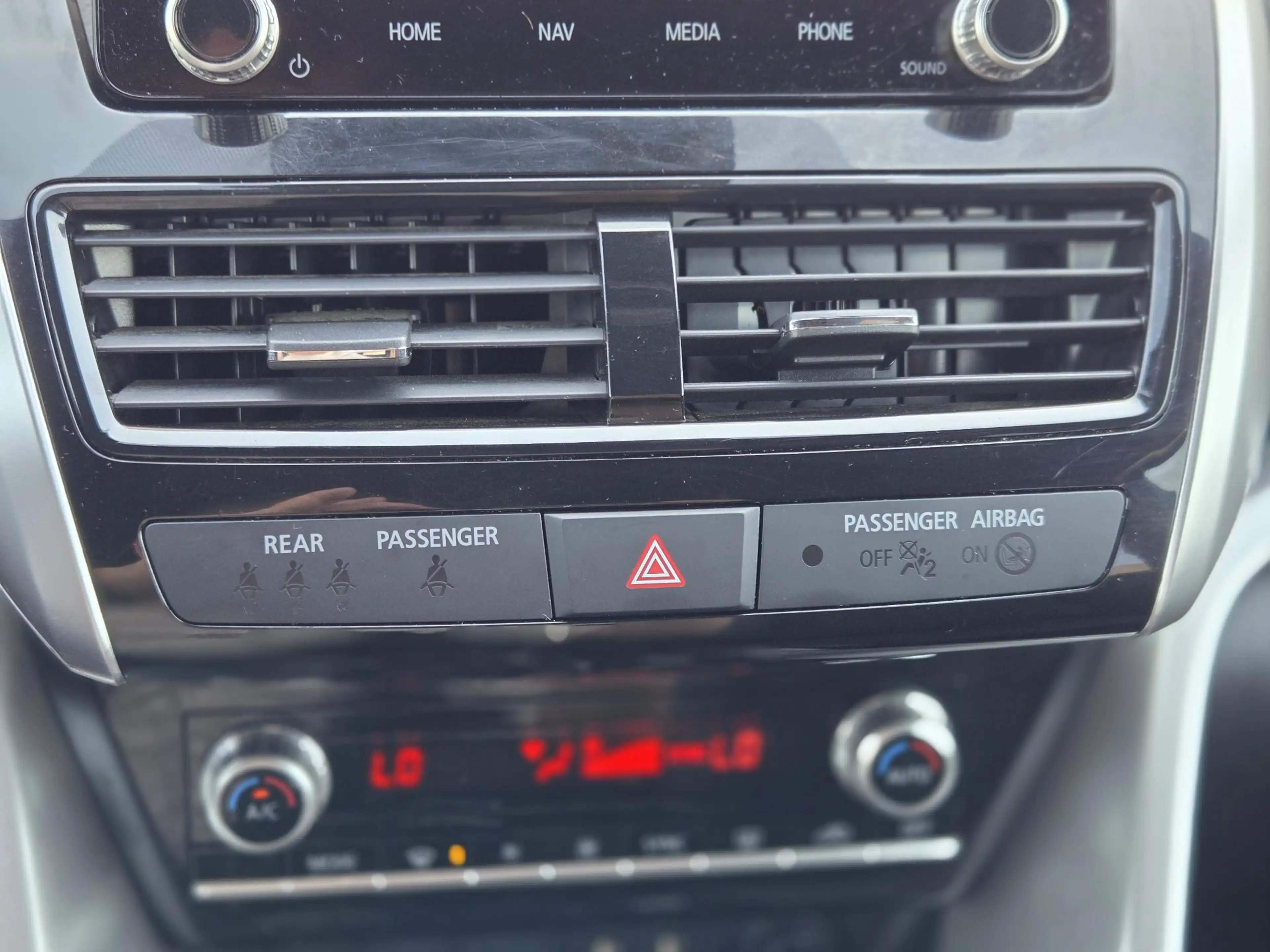 Mitsubishi Eclipse Cross 2.4 PHEV Instyle / Camera / Navi / Trekhaak 1500 k — photo 23