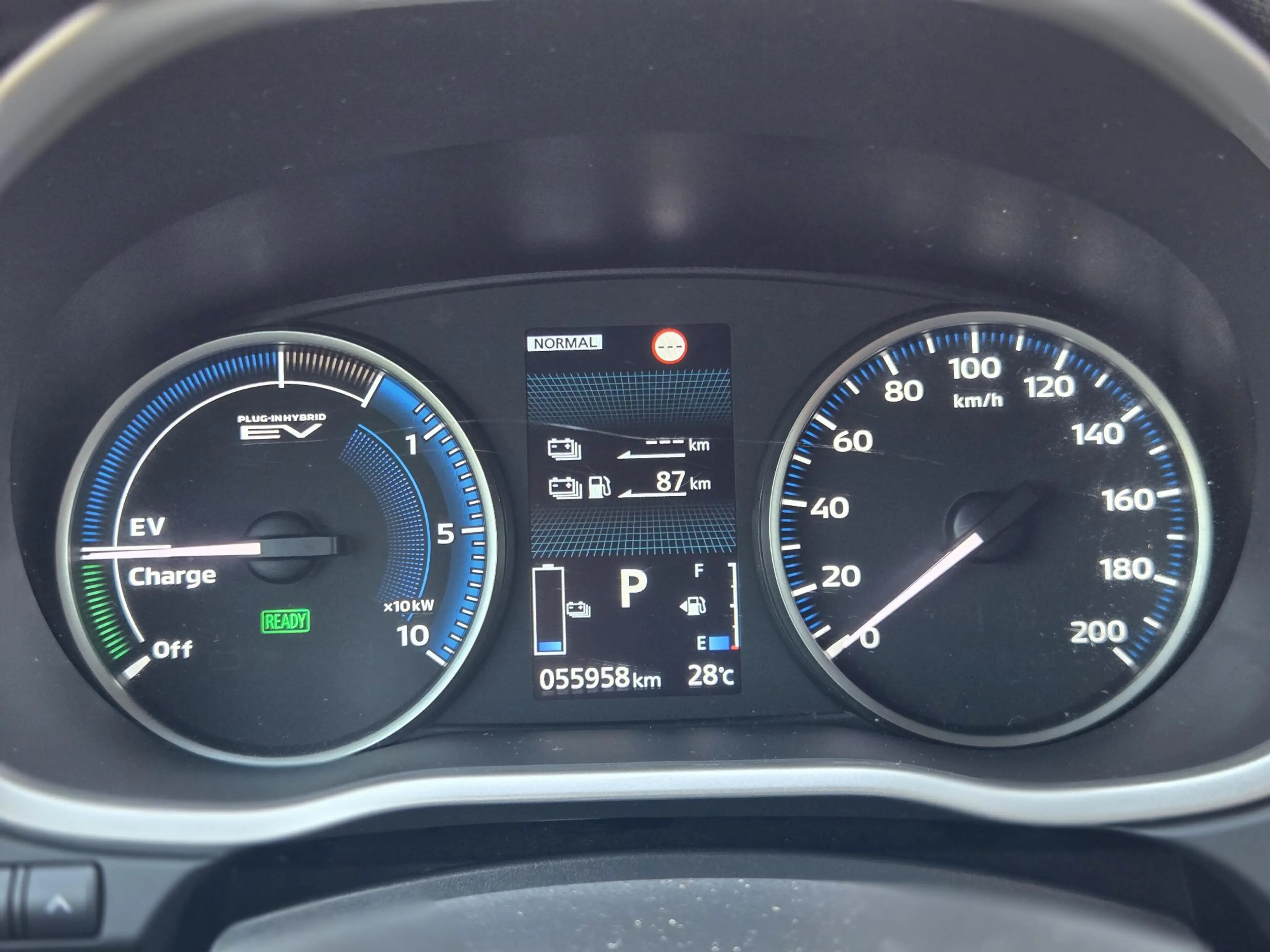 Mitsubishi Eclipse Cross 2.4 PHEV Instyle / Camera / Navi / Trekhaak 1500 k — photo 14