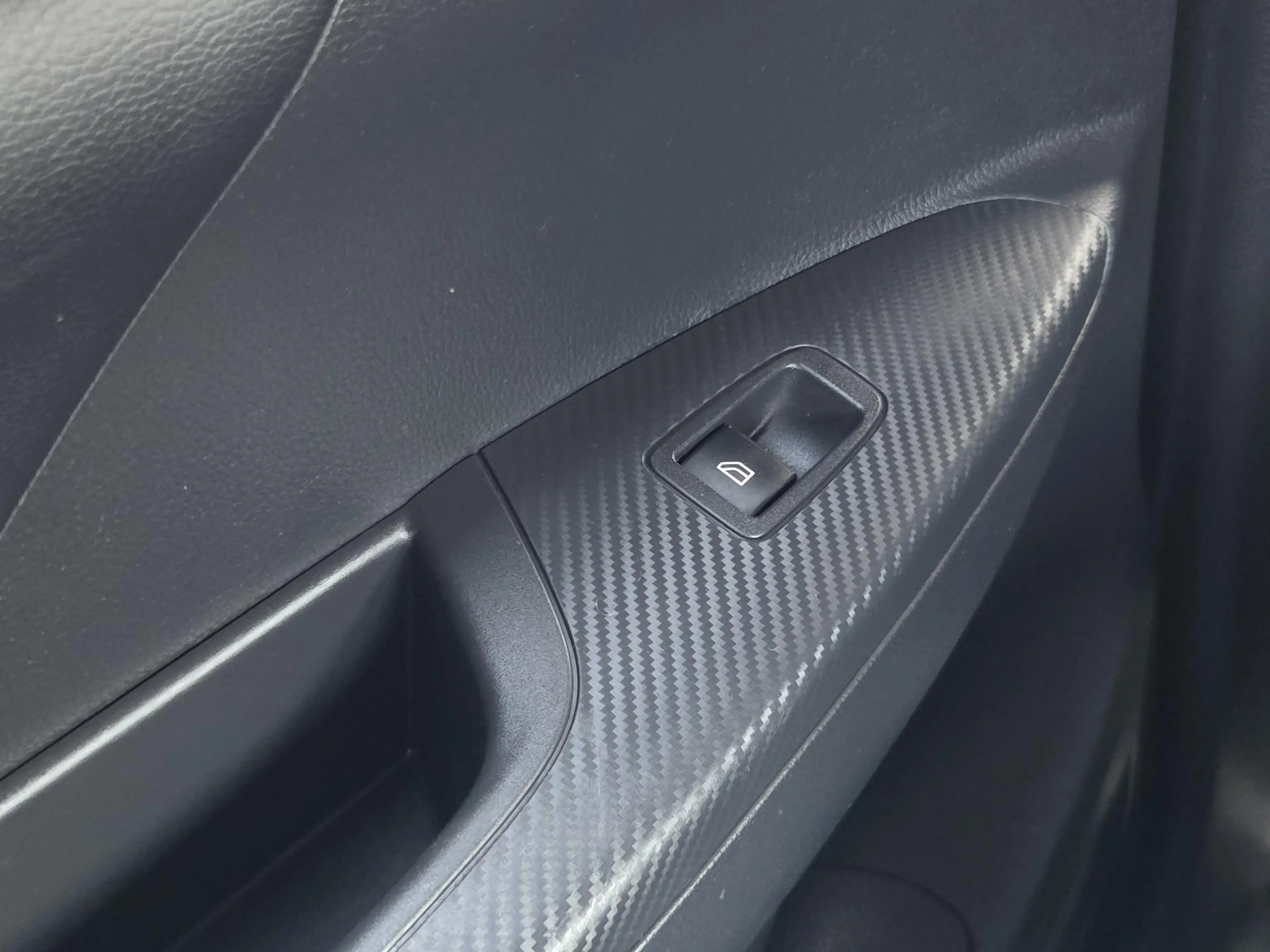 Mitsubishi Eclipse Cross 2.4 PHEV Instyle / Camera / Navi / Trekhaak 1500 k — photo 31