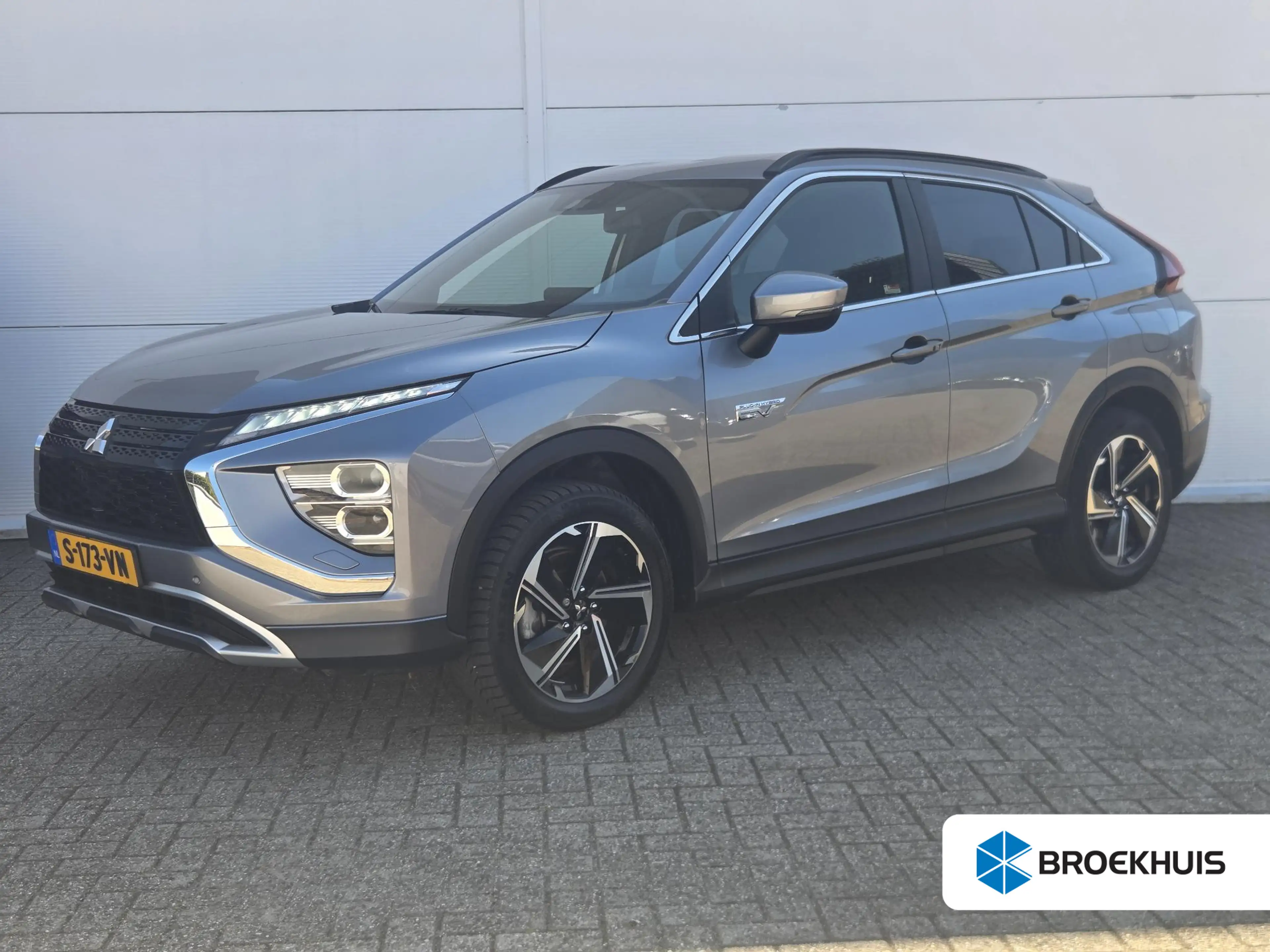 Mitsubishi Eclipse Cross 2.4 PHEV Instyle / Camera / Navi / Trekhaak 1500 k