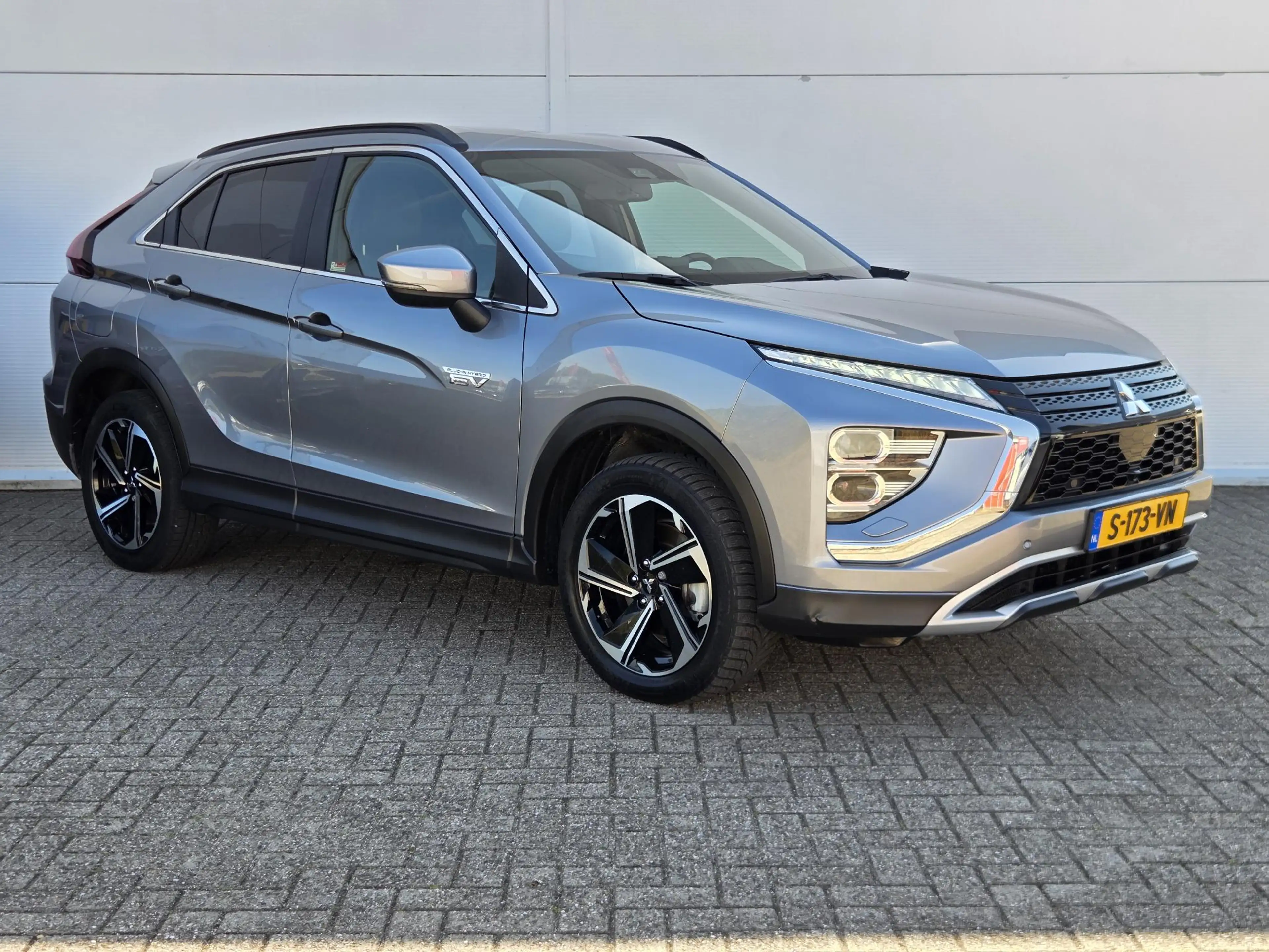 Mitsubishi Eclipse Cross 2.4 PHEV Instyle / Camera / Navi / Trekhaak 1500 k — photo 12