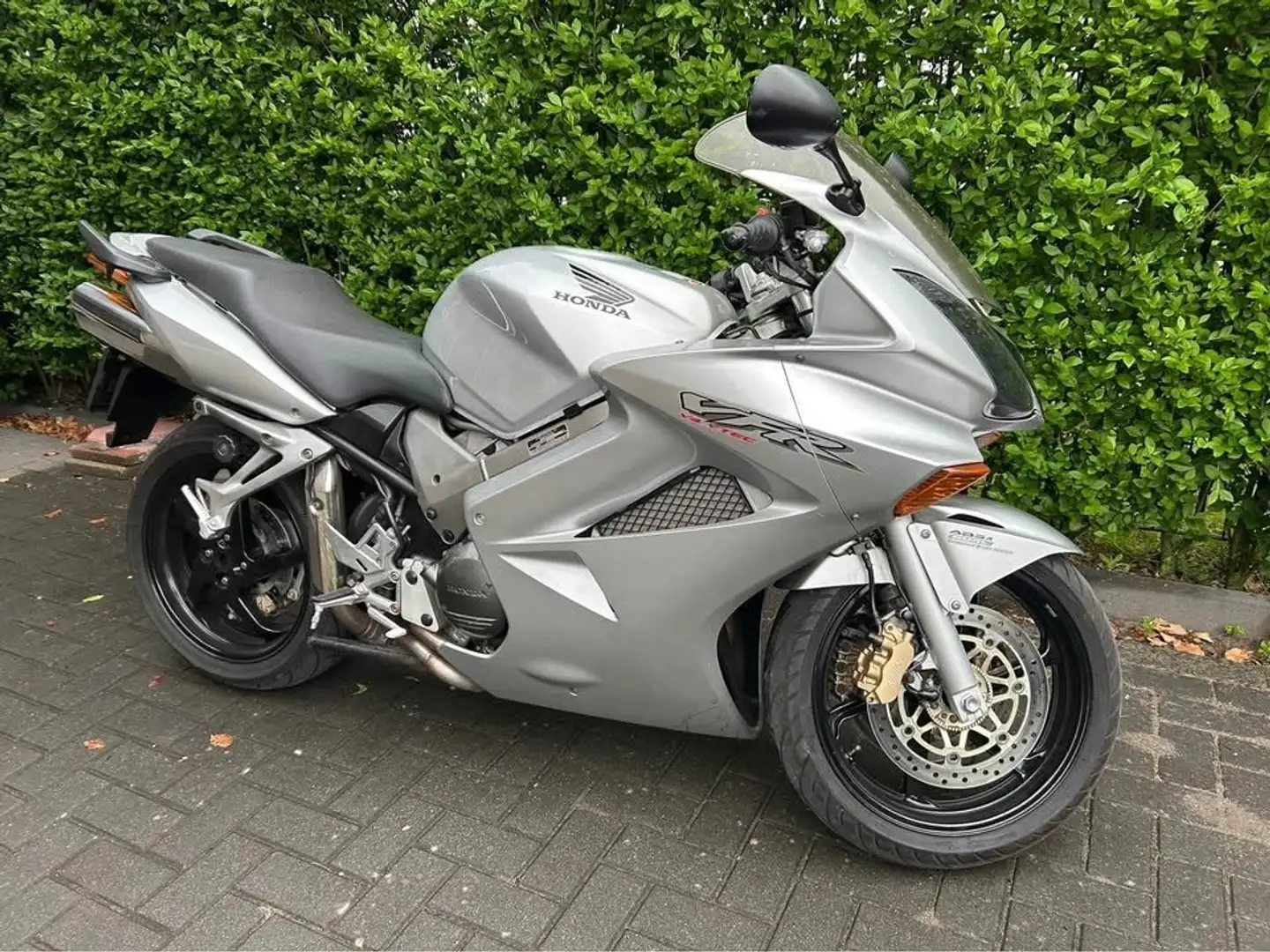 Honda VFR 800 VTEC (RC46 II) Argento - 1