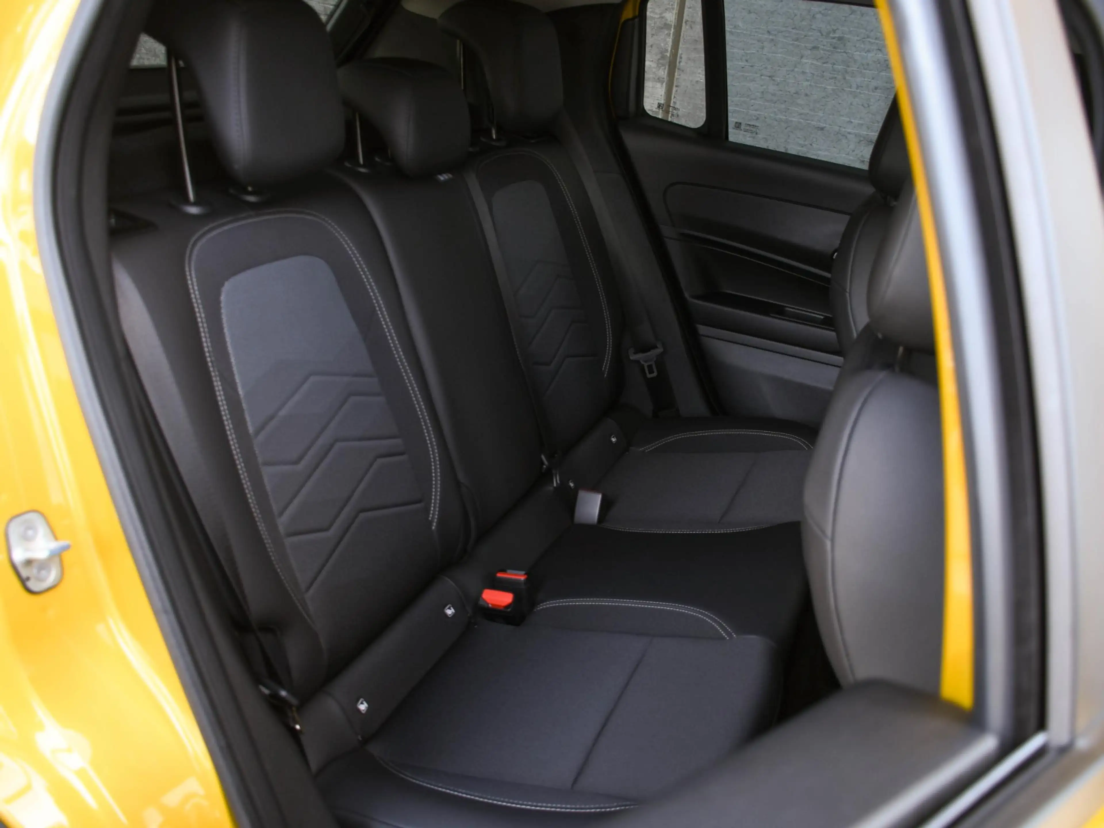 Jeep Avenger Summit 1.2 e-Hybrid 110pk Automaat JBL | STOELVERW — photo 11
