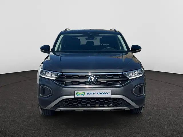 Volkswagen T-Roc view 3