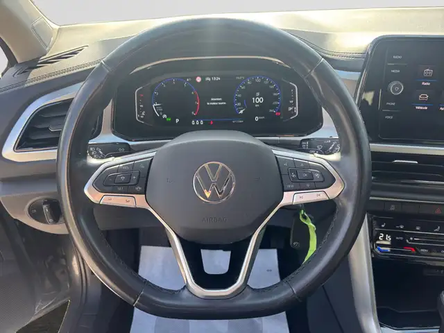 Volkswagen T-Roc view 12