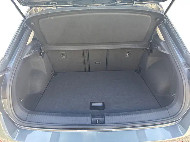 Volkswagen T-Roc view 15