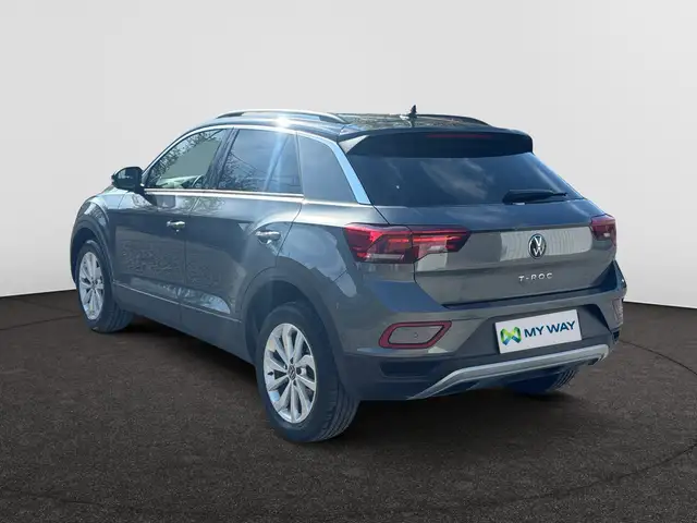 Volkswagen T-Roc view 2