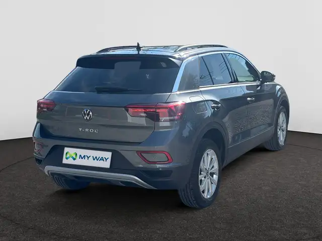 Volkswagen T-Roc view 5