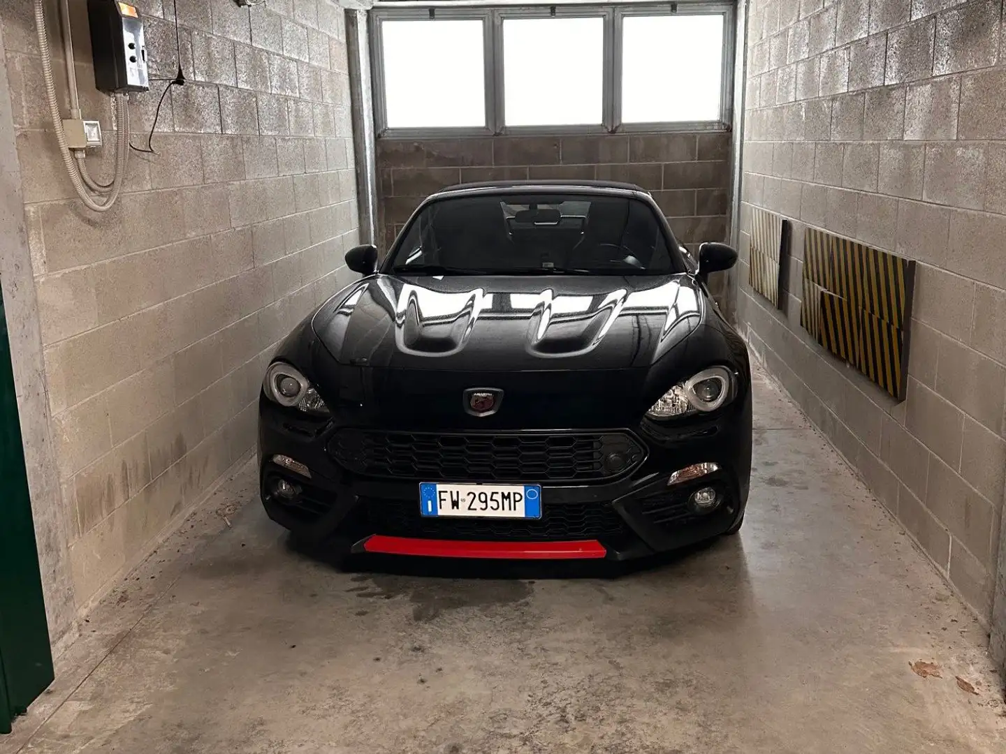 Abarth 124 Spider 124 Spider 1.4 t. m.air Turismo 170cv my18 Negru - 2