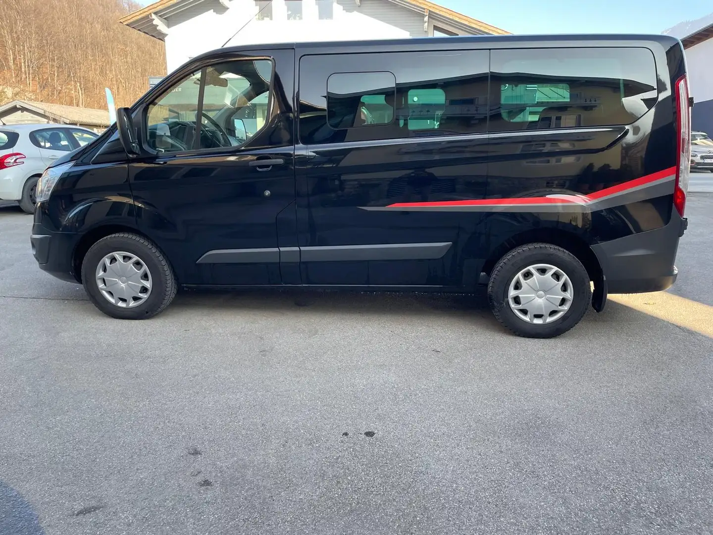 Ford Tourneo Custom Tourneo Custom L1H1 Trend 2,0 TDCi Trend Schwarz - 2