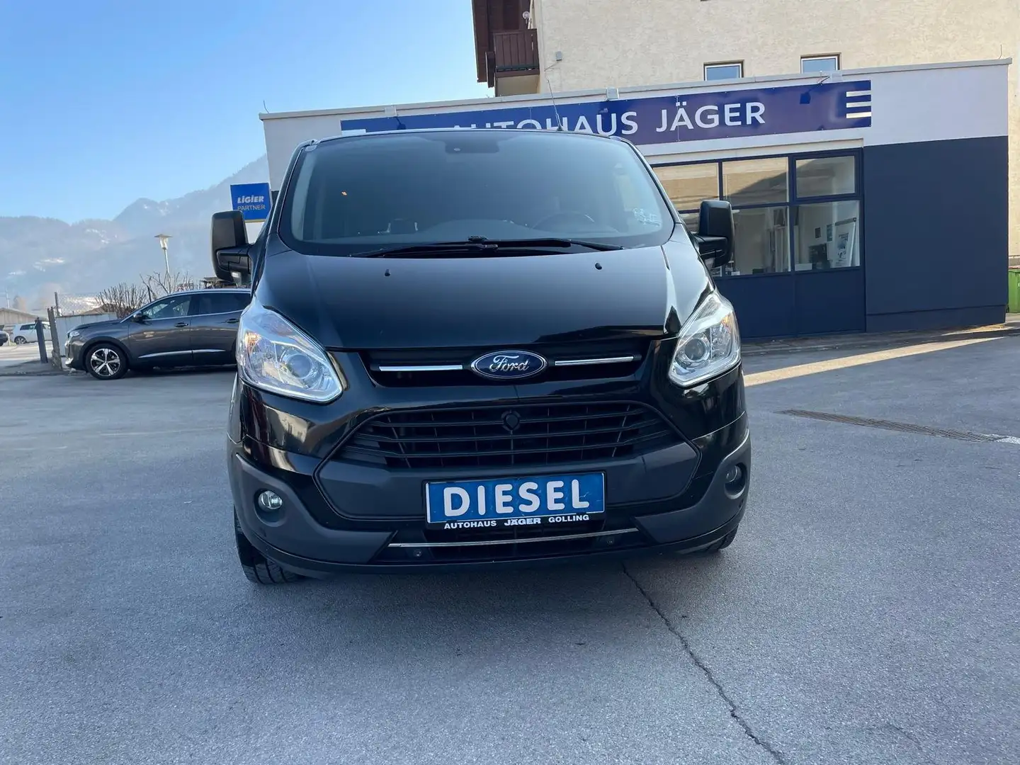 Ford Tourneo Custom Tourneo Custom L1H1 Trend 2,0 TDCi Trend Schwarz - 1
