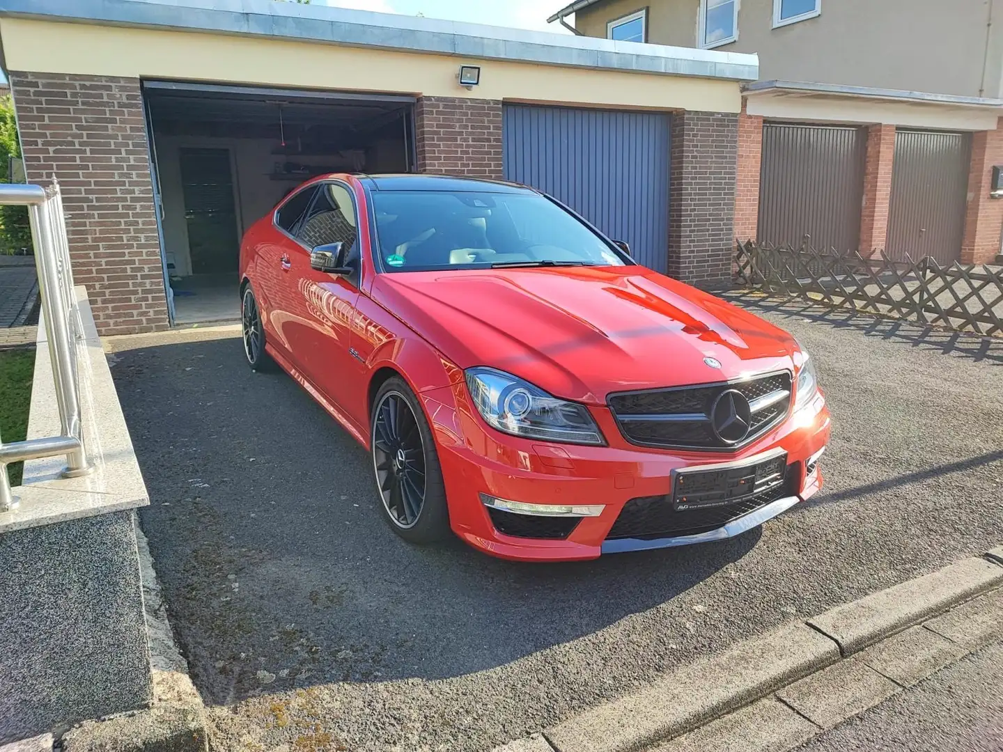 Mercedes-Benz C 63 AMG Coupe SPEEDSHIFT MCT Performance Package Red - 1