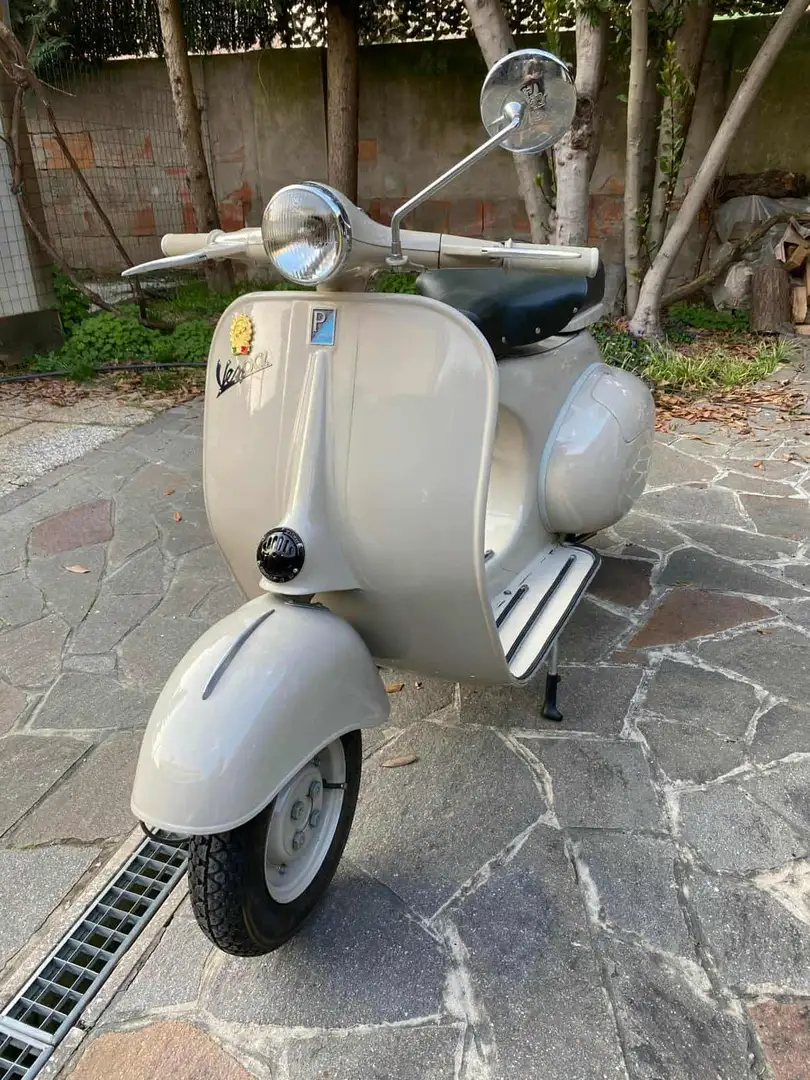Vespa 125 anno 58 registro storico 368 3°cat Grigio - 1