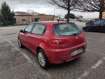 5p 1.9 jtd Distinctive 120cv