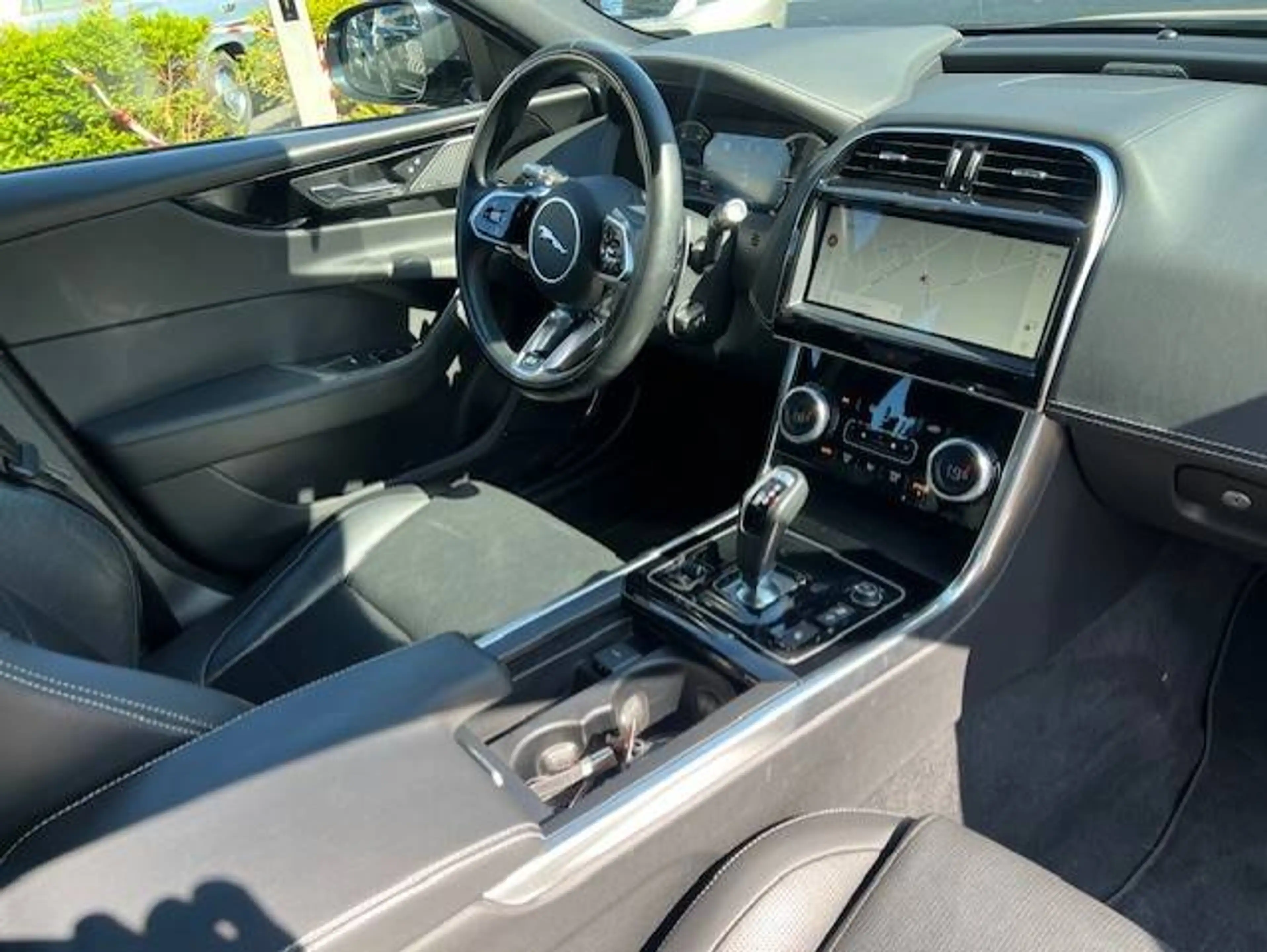 Jaguar XE 2.0 D R-Dynamic S 204pk Led/Camera/Leder 2022 PROMO! — photo 8