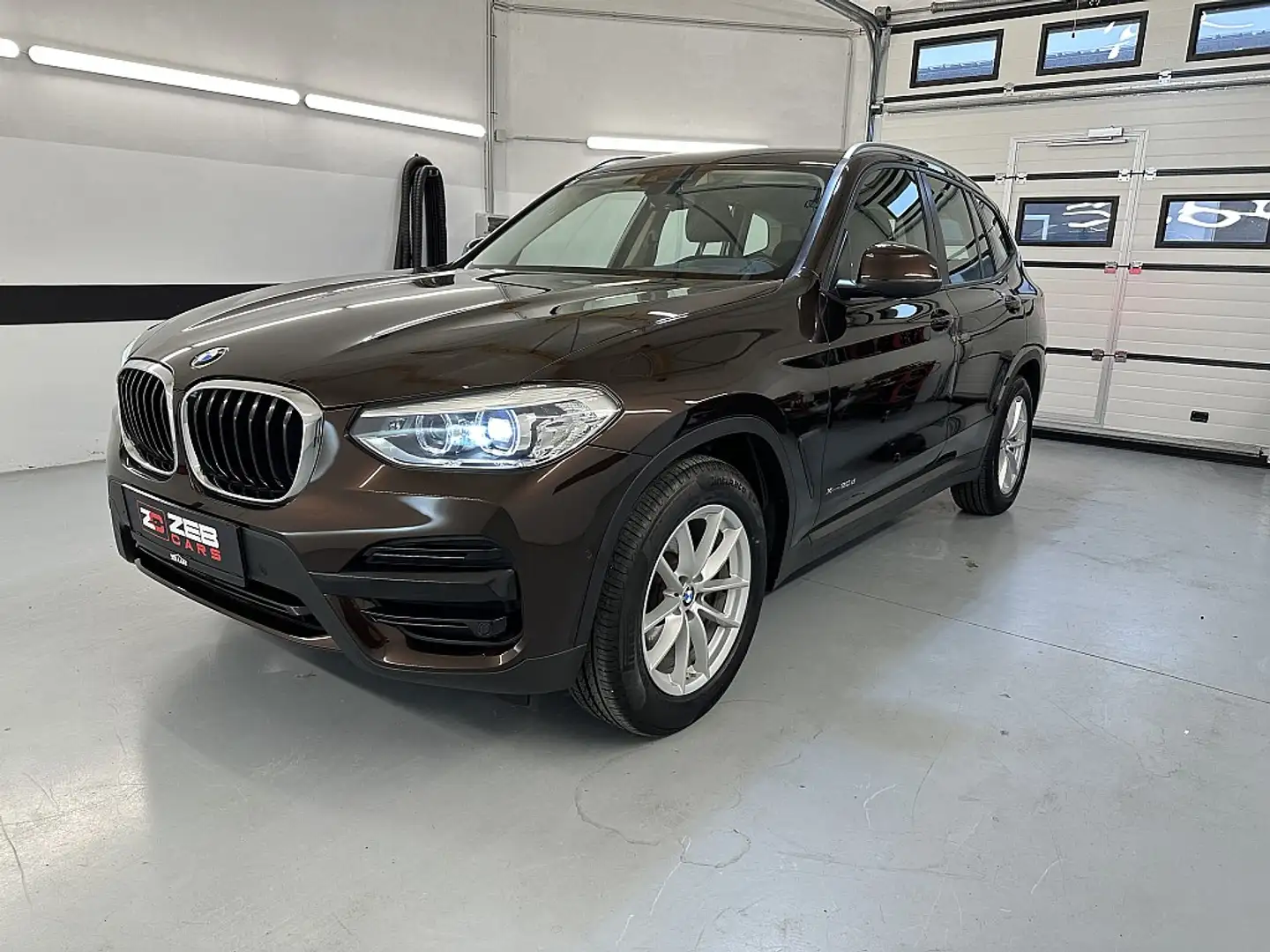 BMW X3 xDrive 20d Advantage Aut. Braun - 1