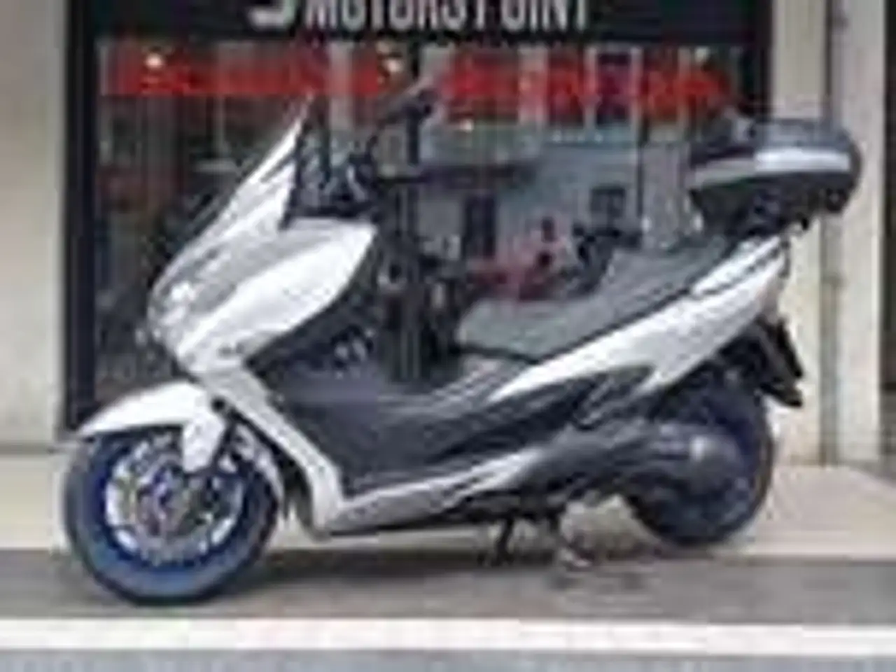 Suzuki Burgman 400