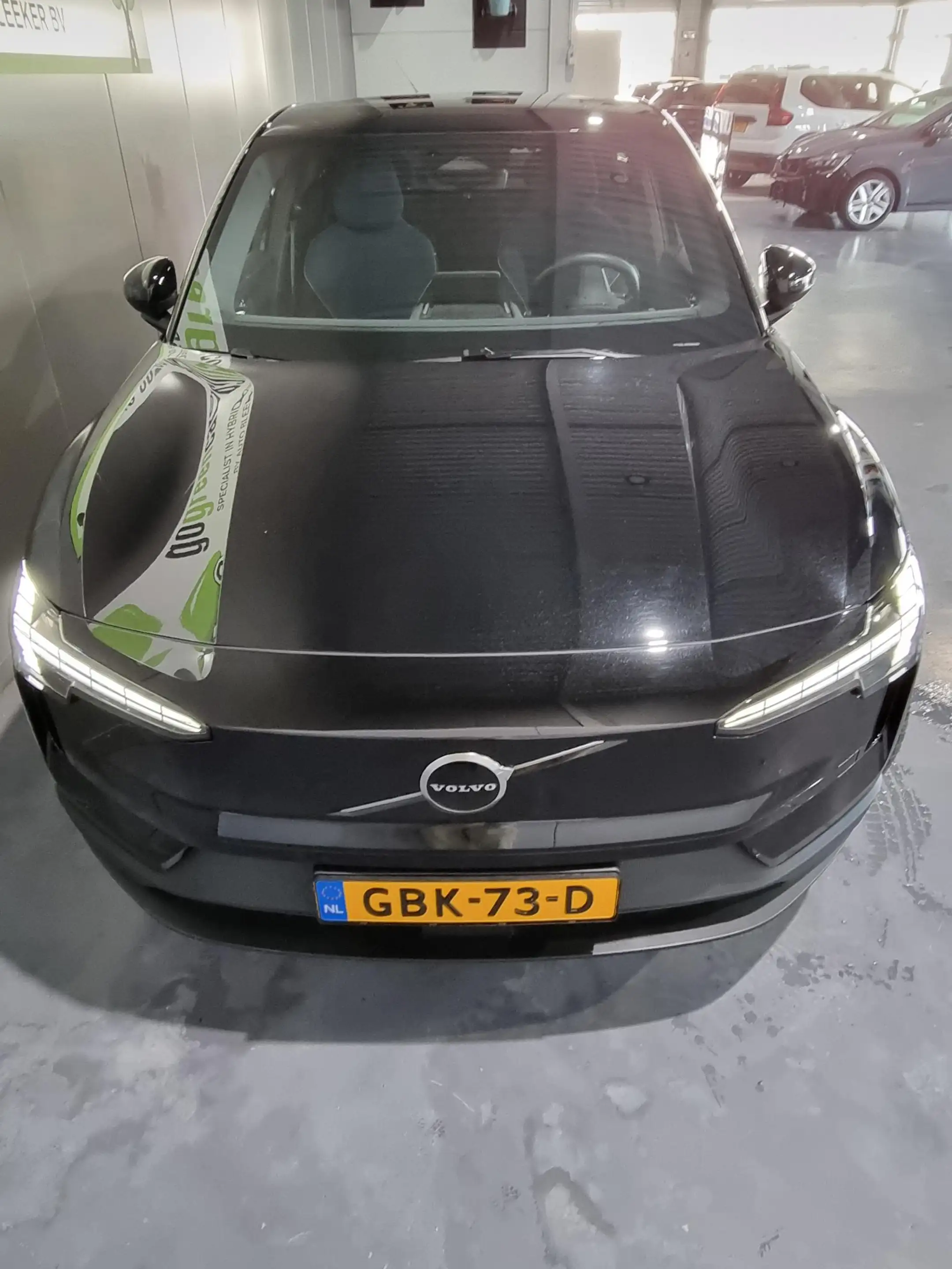 Volvo EX30 Single Motor Extended Range Core 69 kWh — photo 4