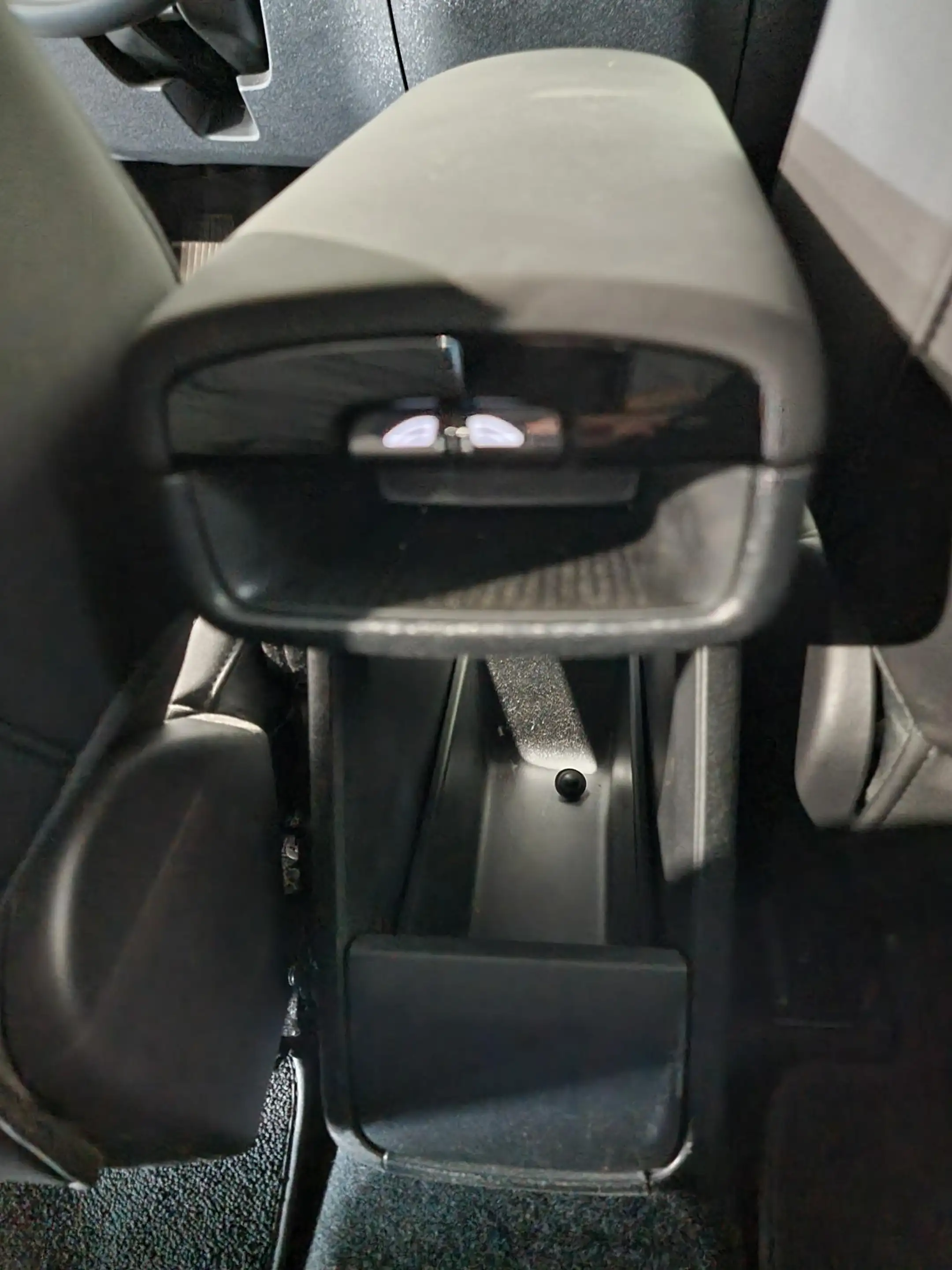 Volvo EX30 Single Motor Extended Range Core 69 kWh — photo 15