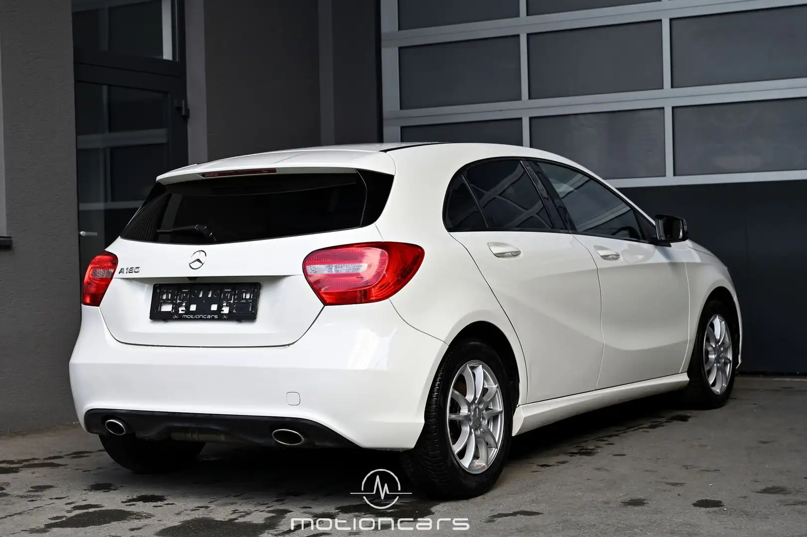 Mercedes-Benz A 180 Urban BlueEfficiency Pickerl NEU White - 2