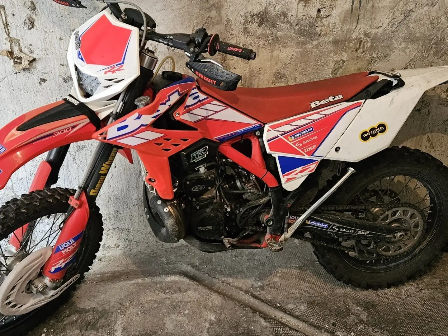 Beta RR 300 Piros - 1