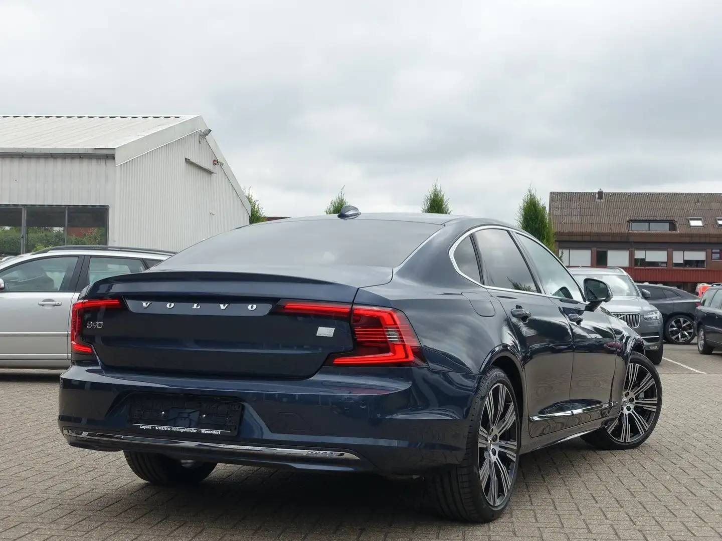 Volvo S90 Recharge Ultimate Dark T8 AWD B&W/PANO/LUFT Bleu - 2
