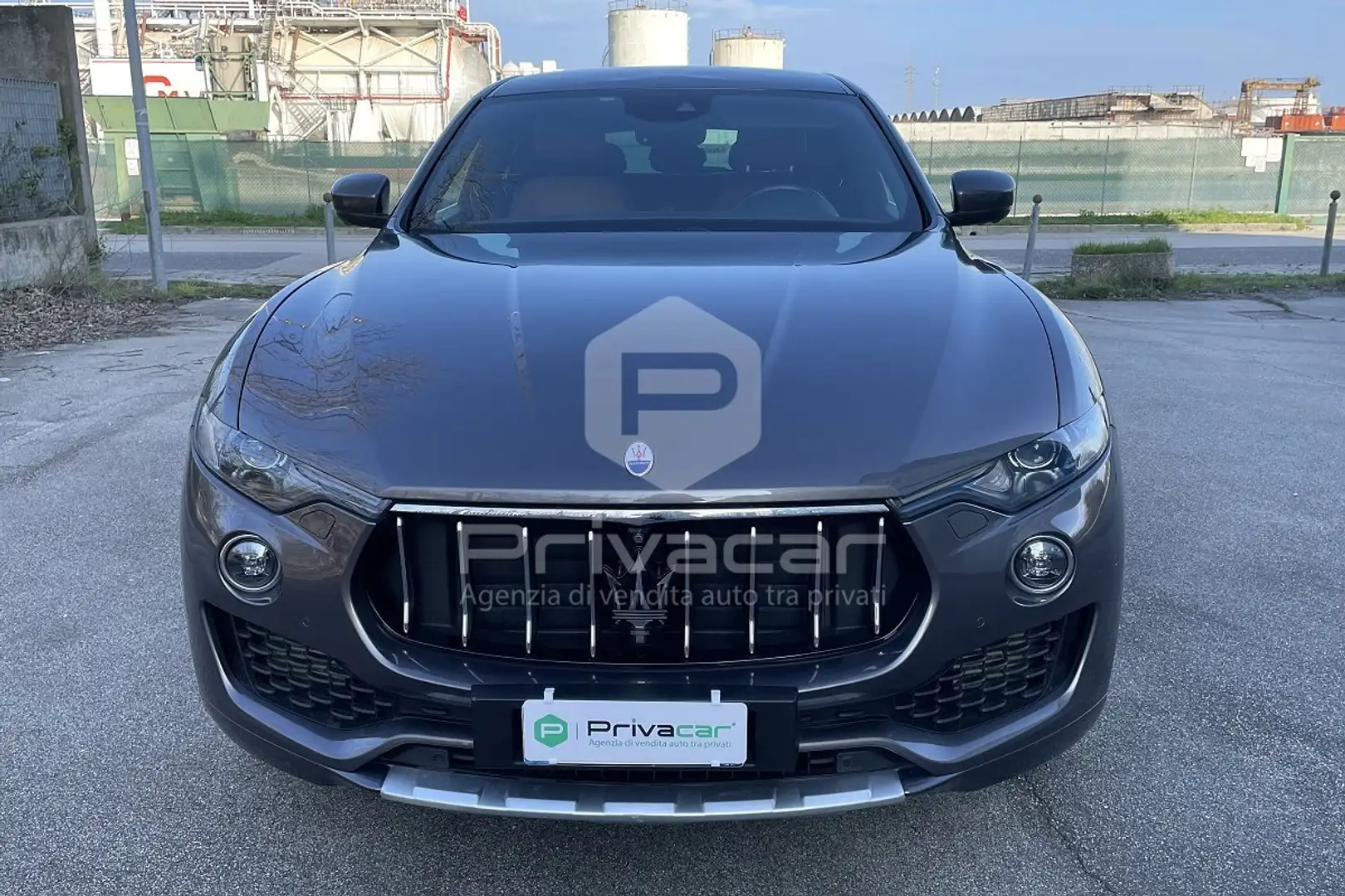 Maserati Levante Levante V6 Diesel 275 CV AWD Granlusso Argintiu - 2