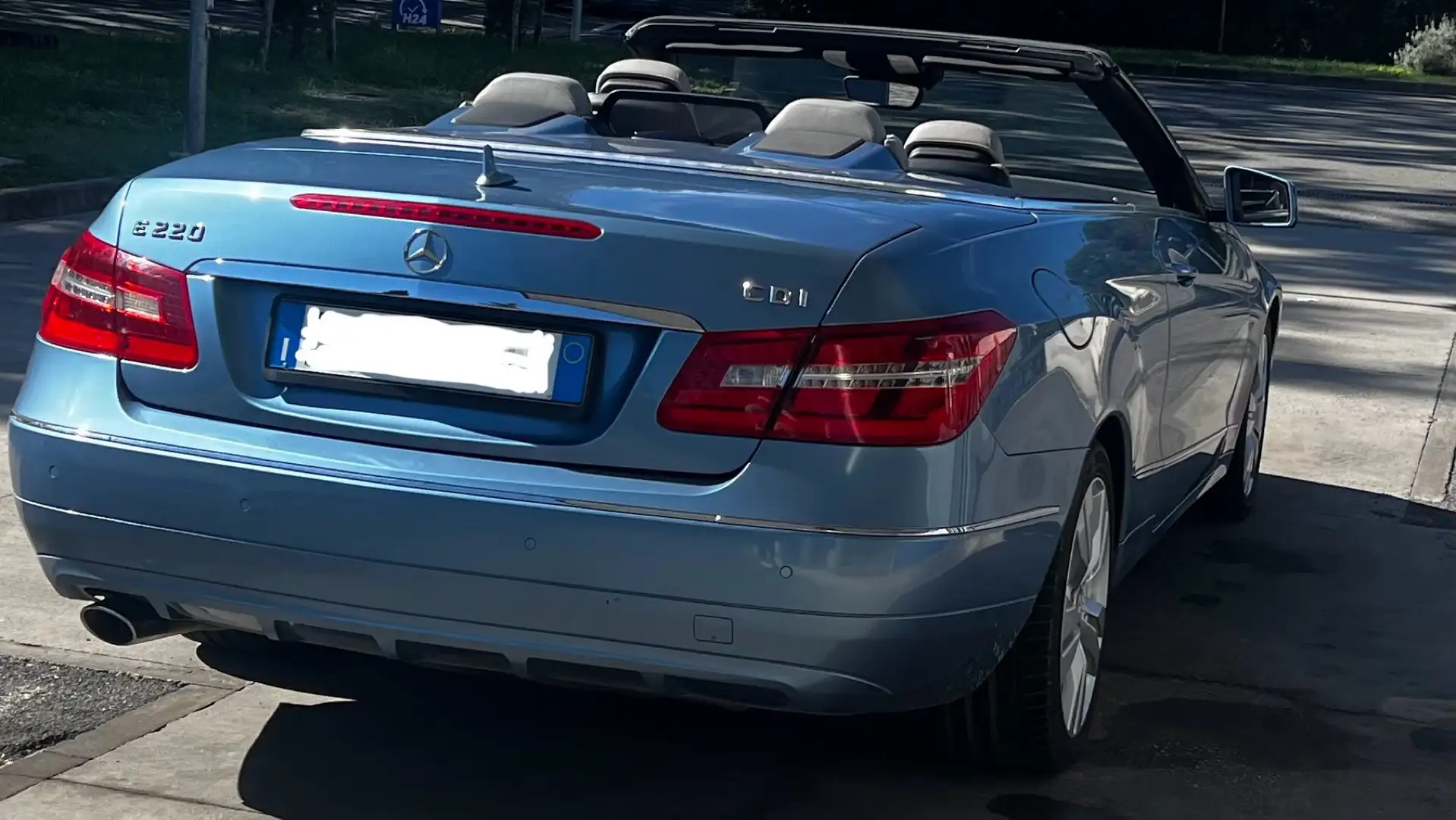Mercedes-Benz E 220 Cabrio cdi be Avantgarde - 2