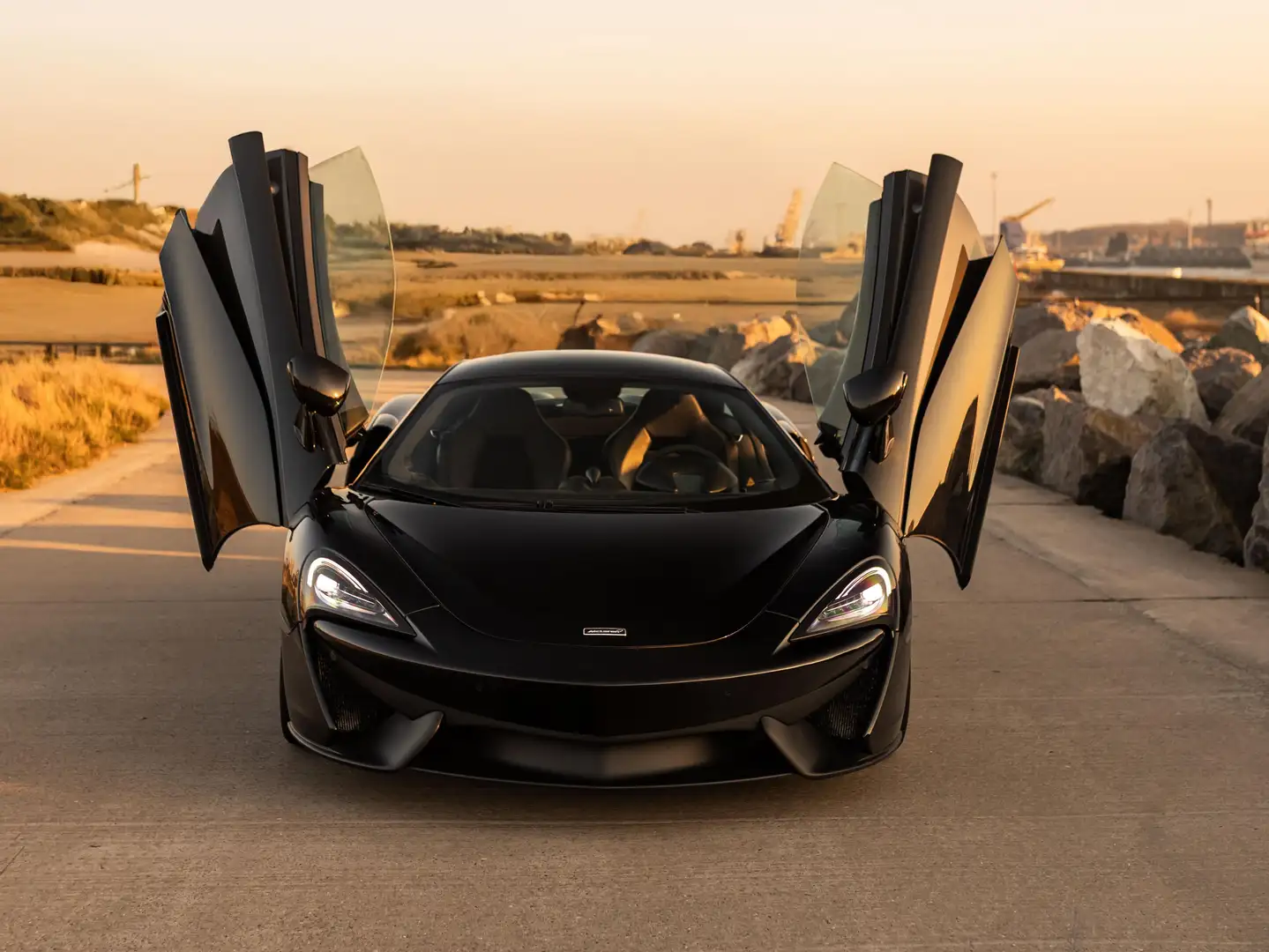 McLaren 540C Full Service * Belgian Car * Lift system * B&W Schwarz - 2