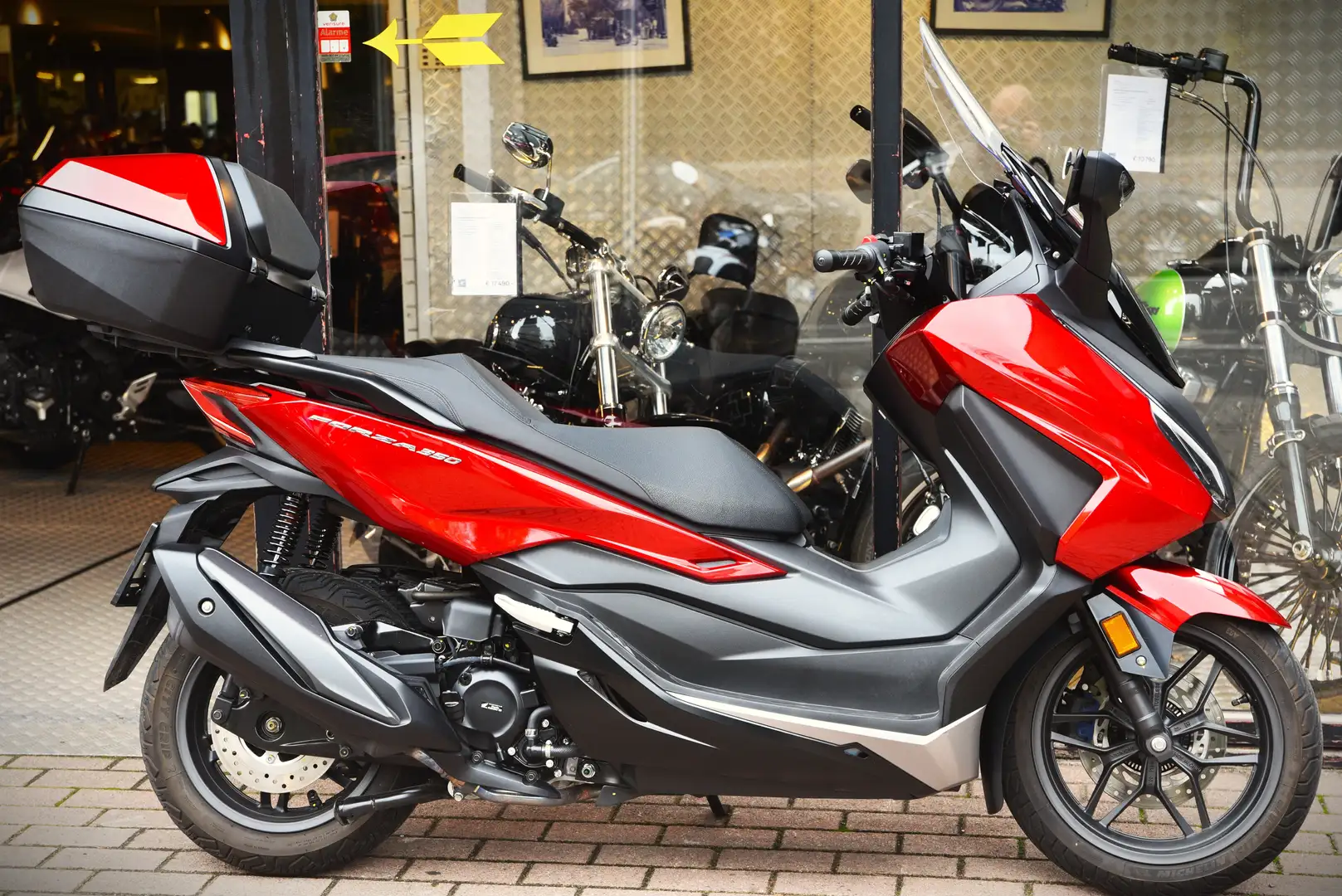 Honda Forza 350 ***MOTO VERTE*** Rood - 2