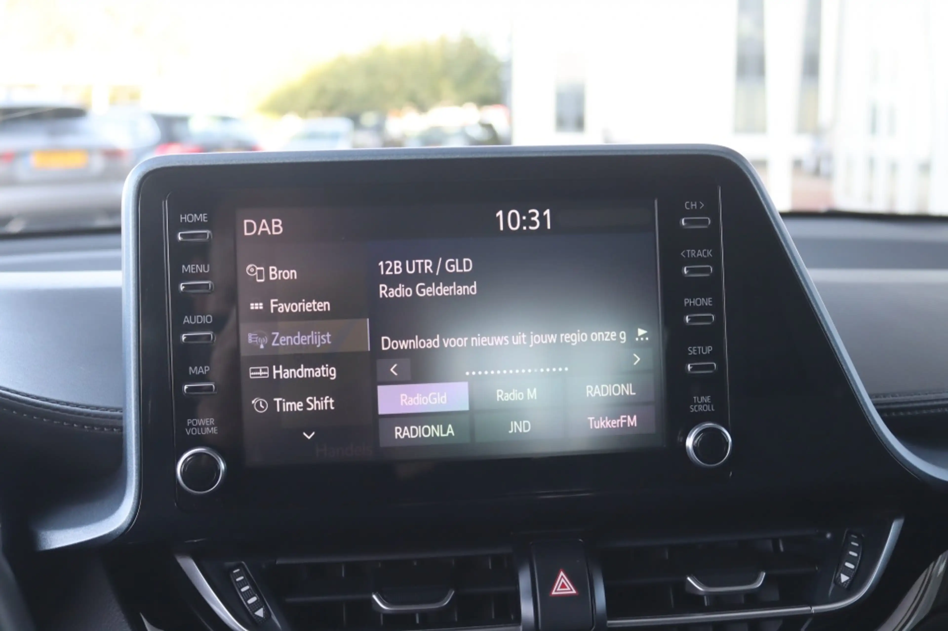 Toyota C-HR 1.8 Hybrid 122PK DYNAMIC Trekhaak | Navi | Camera — photo 19