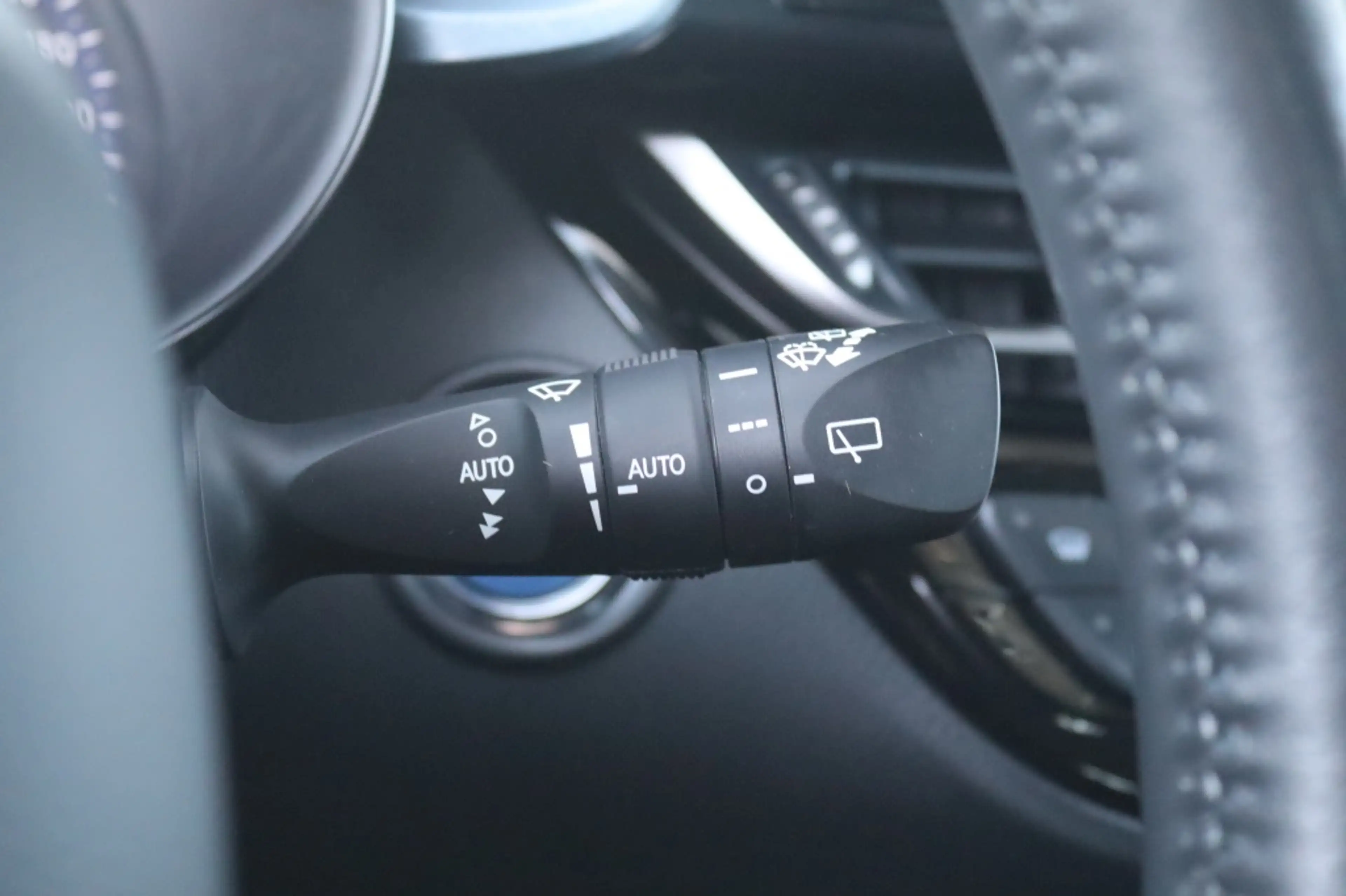 Toyota C-HR 1.8 Hybrid 122PK DYNAMIC Trekhaak | Navi | Camera — photo 32