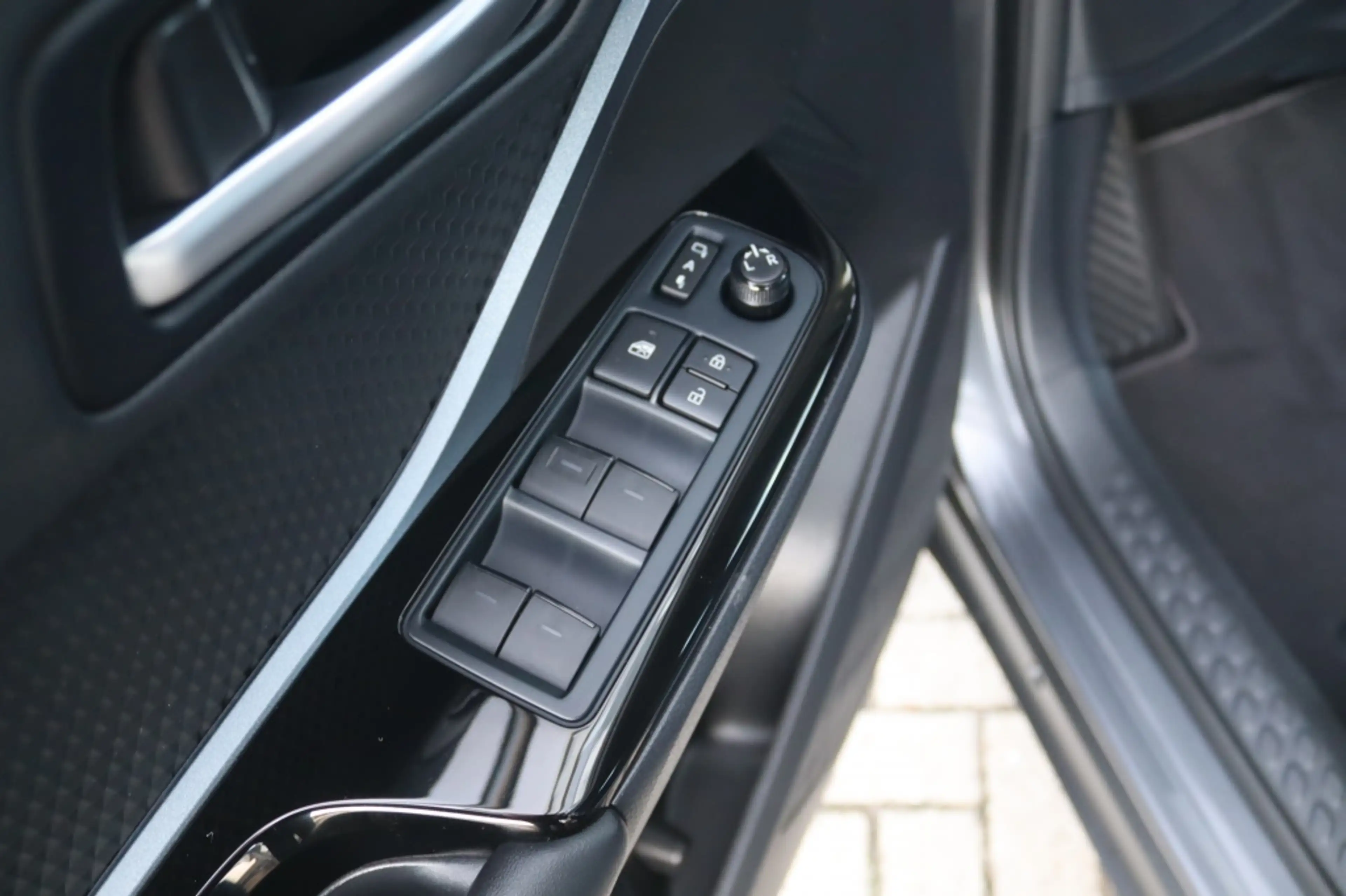 Toyota C-HR 1.8 Hybrid 122PK DYNAMIC Trekhaak | Navi | Camera — photo 34