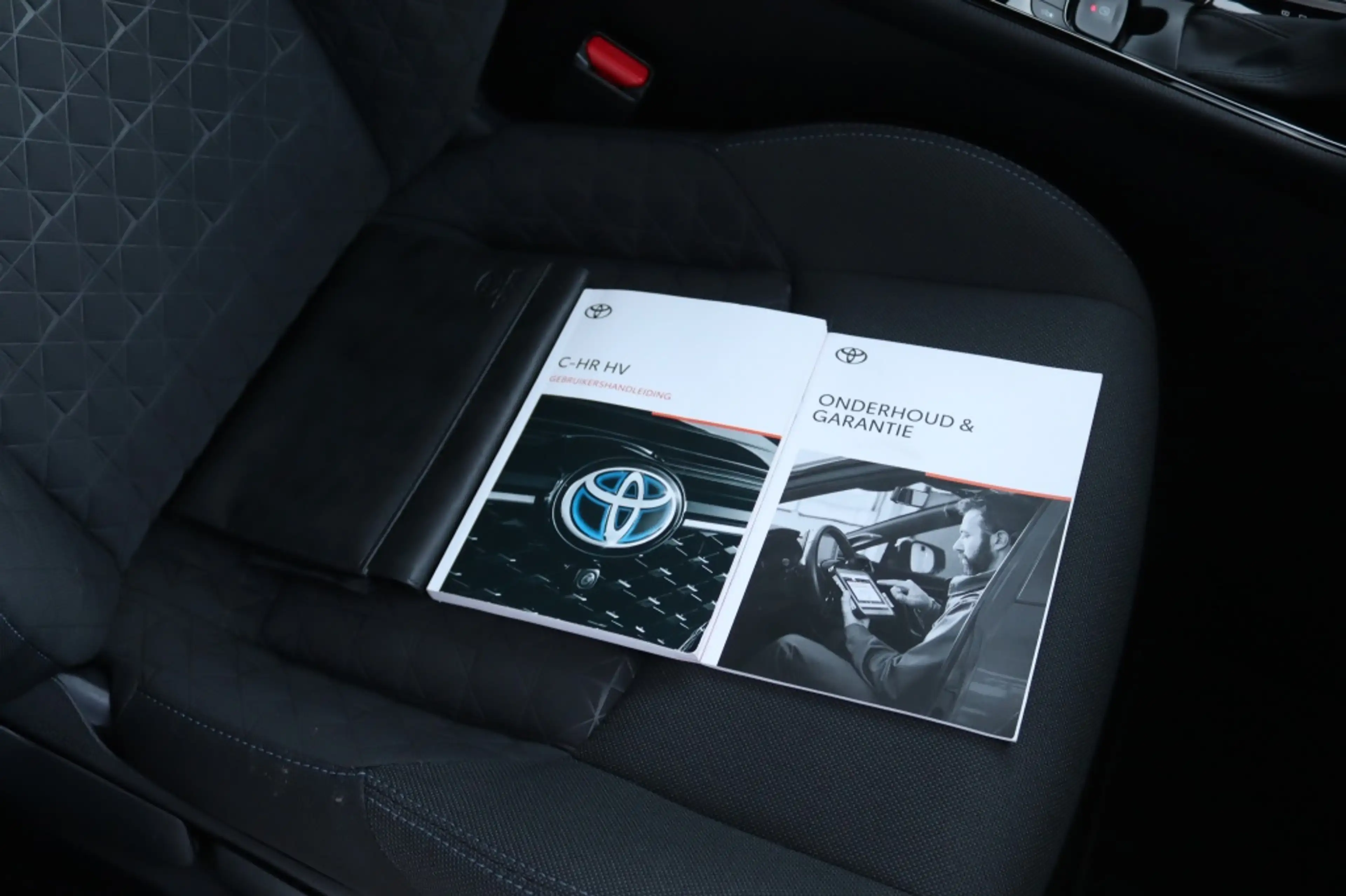 Toyota C-HR 1.8 Hybrid 122PK DYNAMIC Trekhaak | Navi | Camera — photo 7