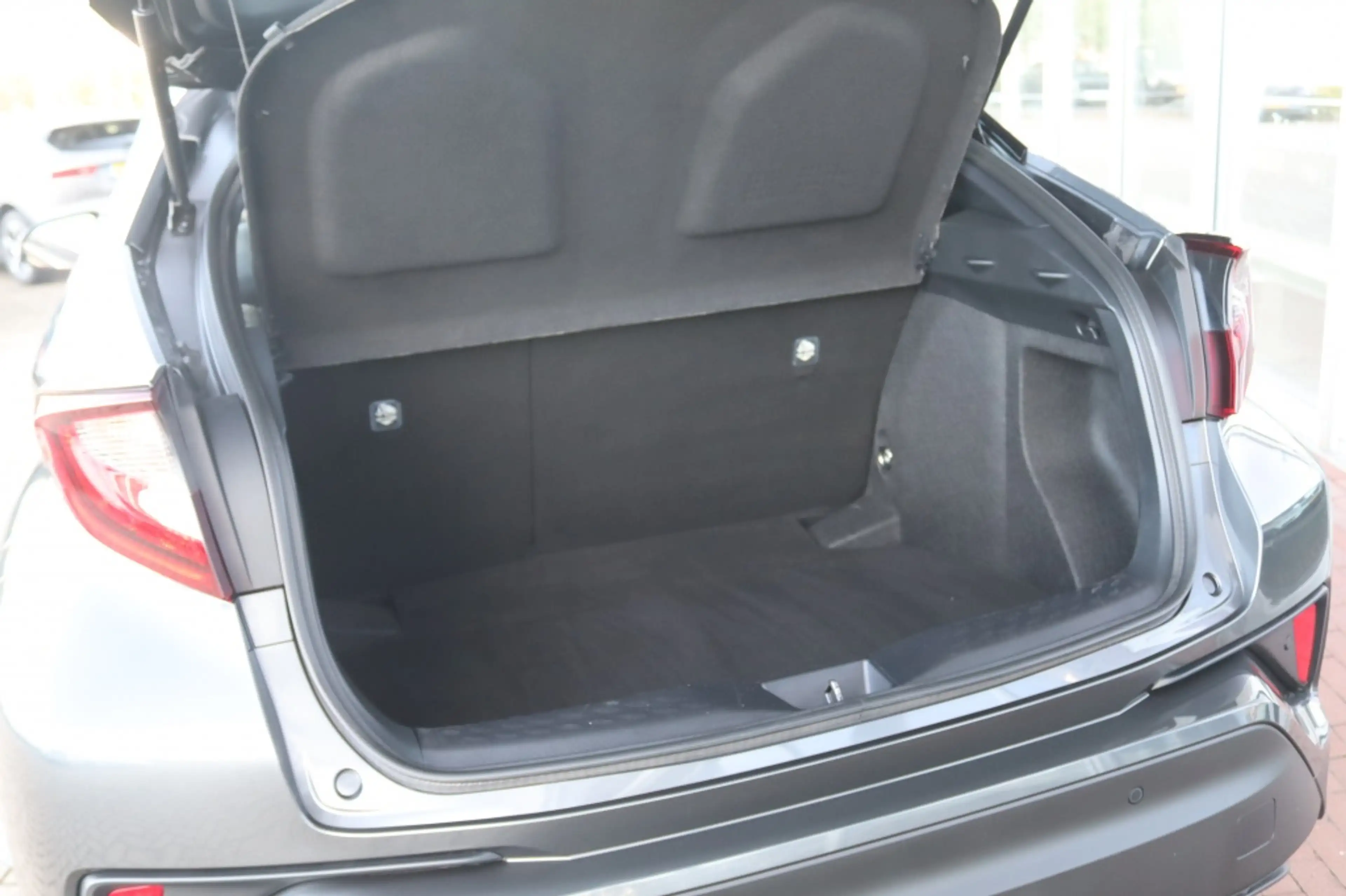 Toyota C-HR 1.8 Hybrid 122PK DYNAMIC Trekhaak | Navi | Camera — photo 39