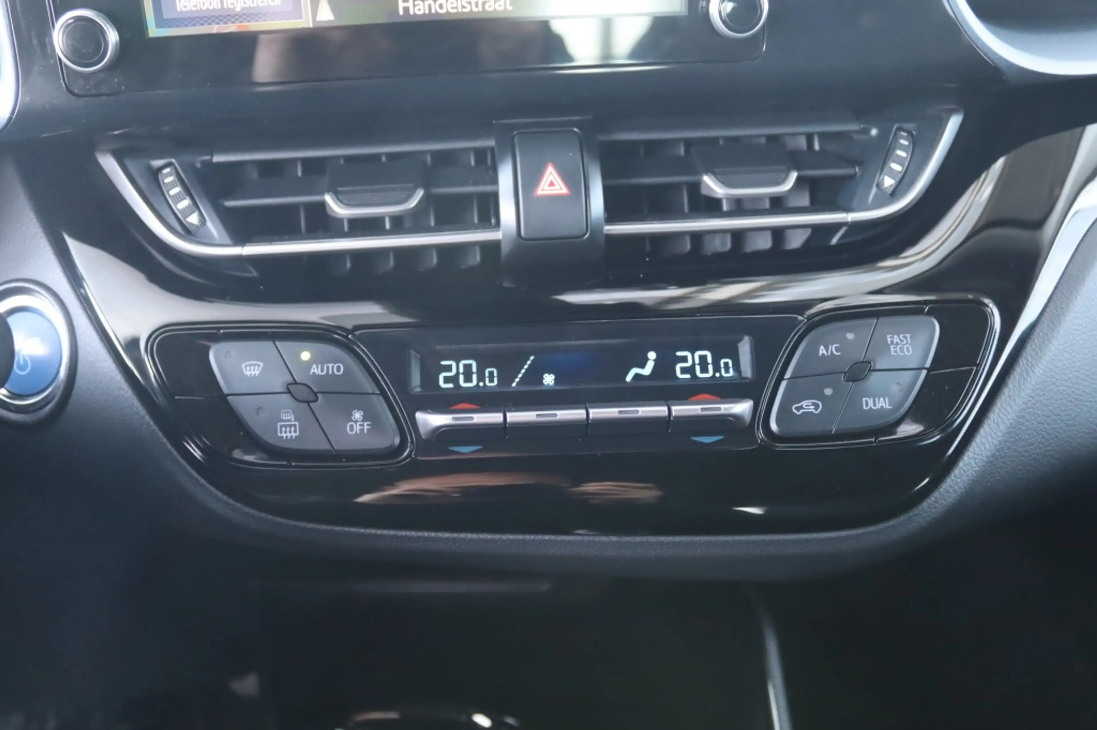 Toyota C-HR 1.8 Hybrid 122PK DYNAMIC Trekhaak | Navi | Camera — photo 23