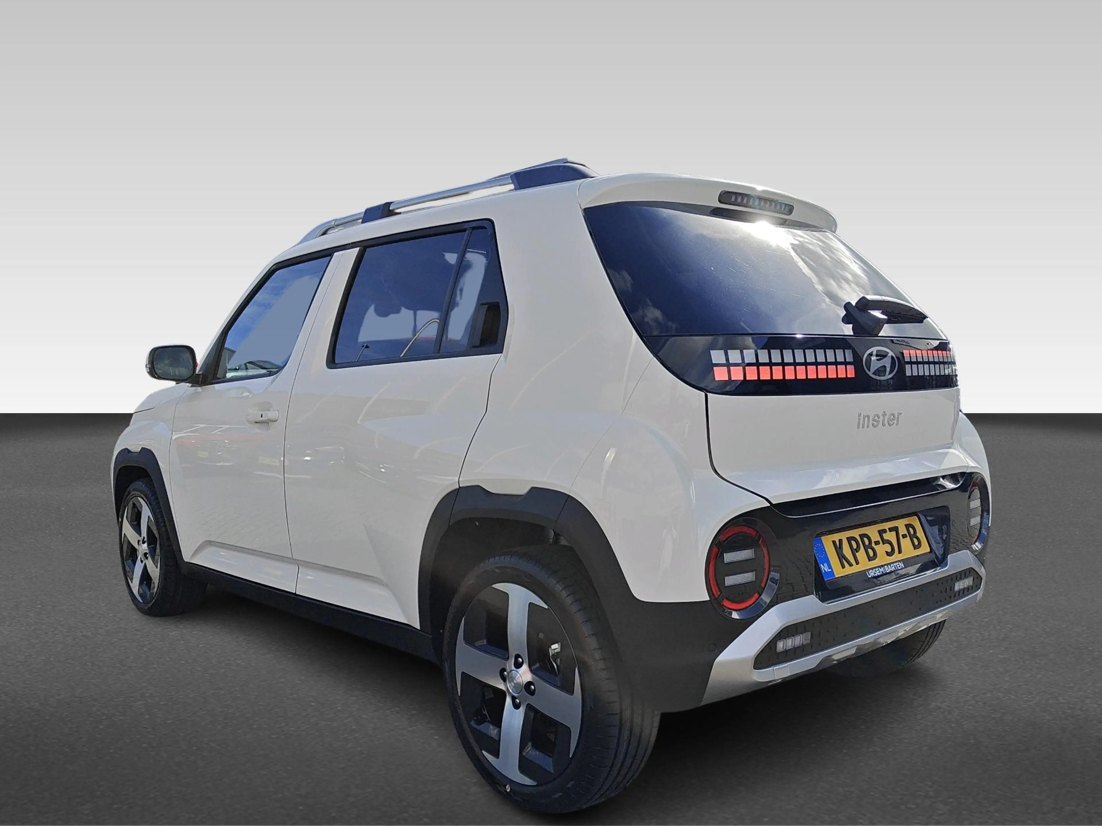 Hyundai Inster Pulse Advanced 42 kWh | Achteruitrijcamera | Apple — photo 3