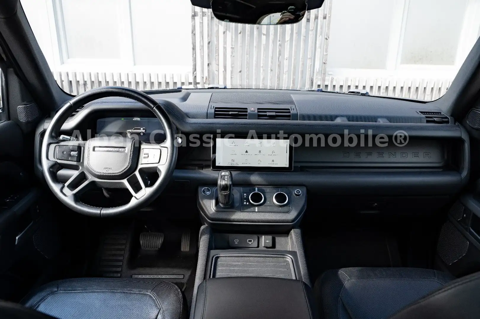 Land Rover Defender 110 X-Dynamic HSE Garantie Schwarz - 2