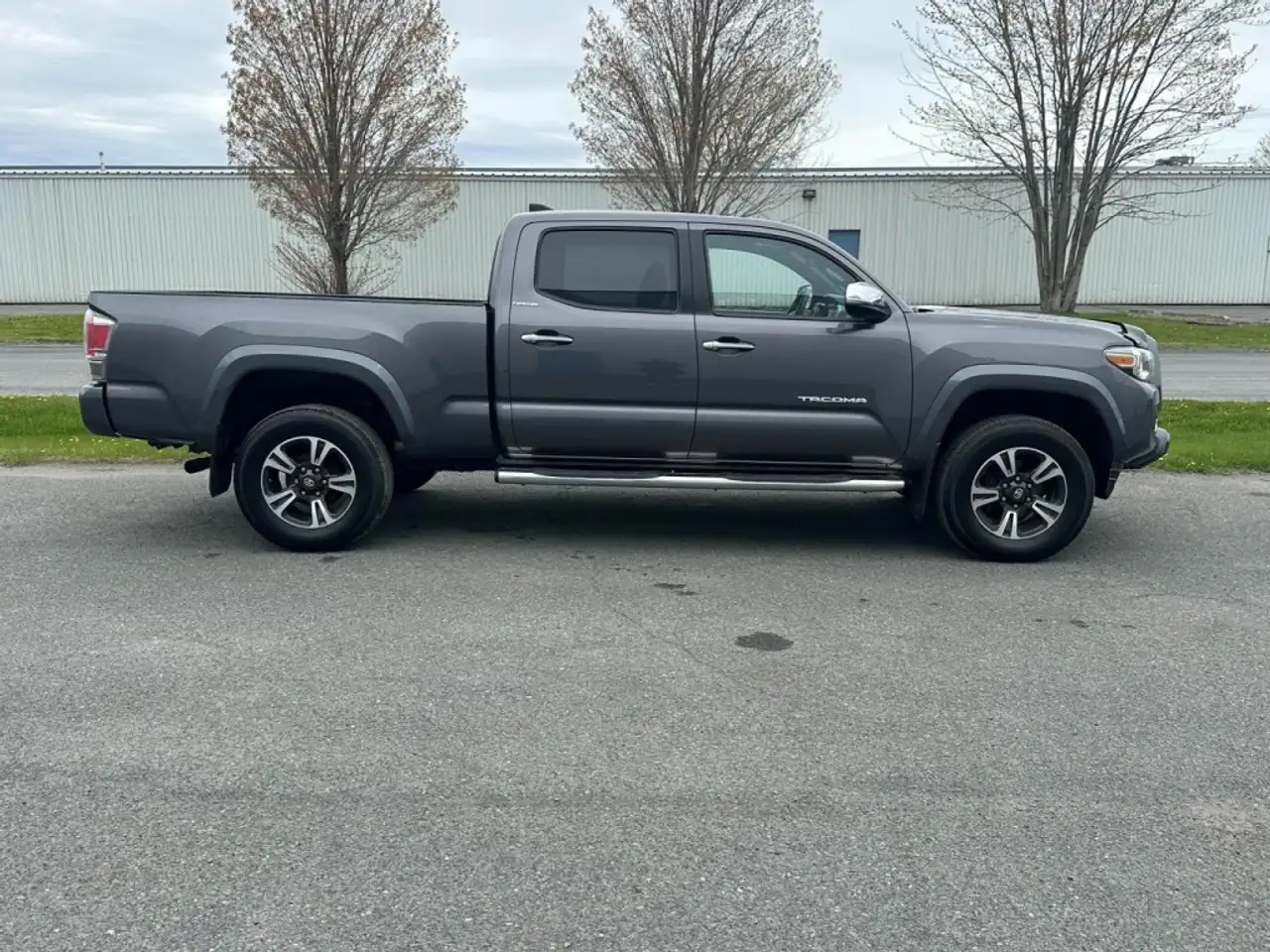 Toyota Tacoma снимка Toyota Tacoma